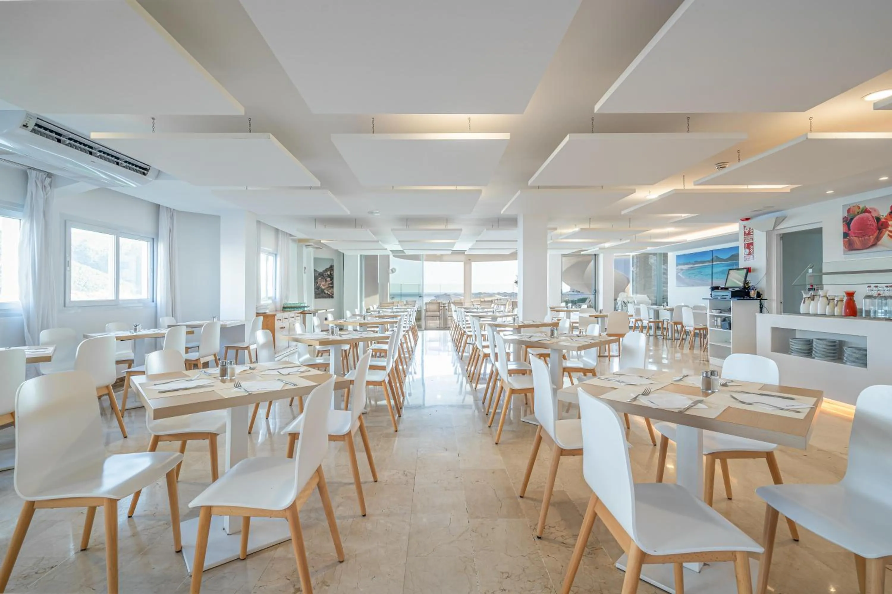 Restaurant/places to eat in THB Guya Playa