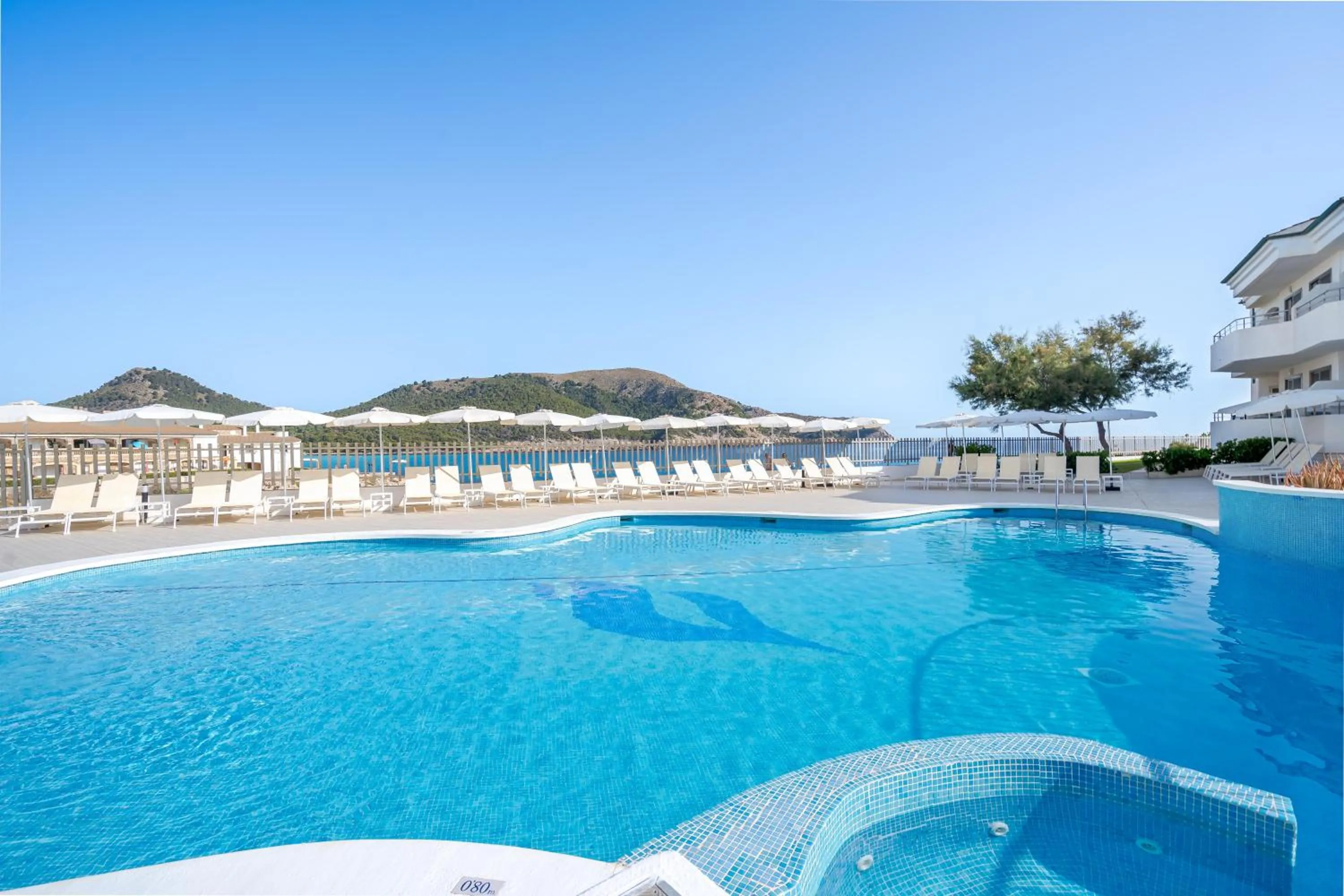 Swimming pool in THB Guya Playa