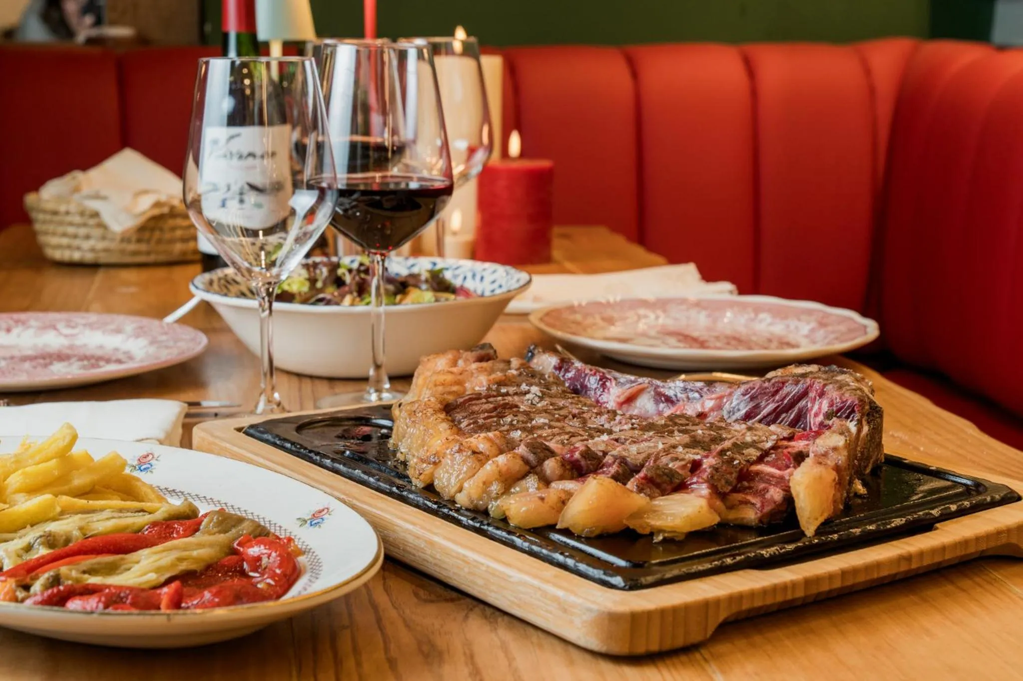 Restaurant/places to eat in Hotel Aran La Abuela