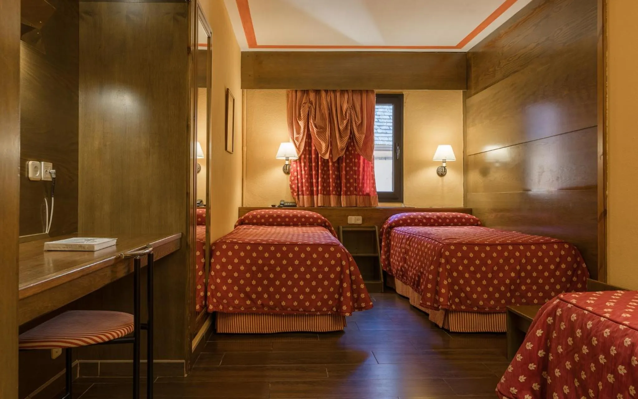 Bed in Hotel Aran La Abuela