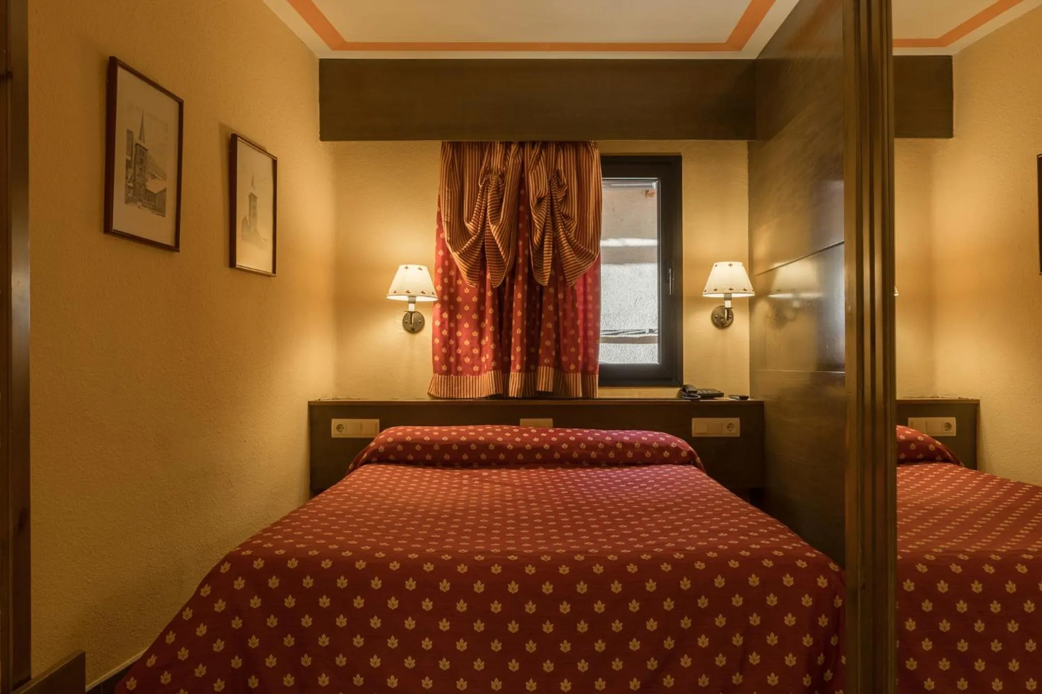 Bed in Hotel Aran La Abuela