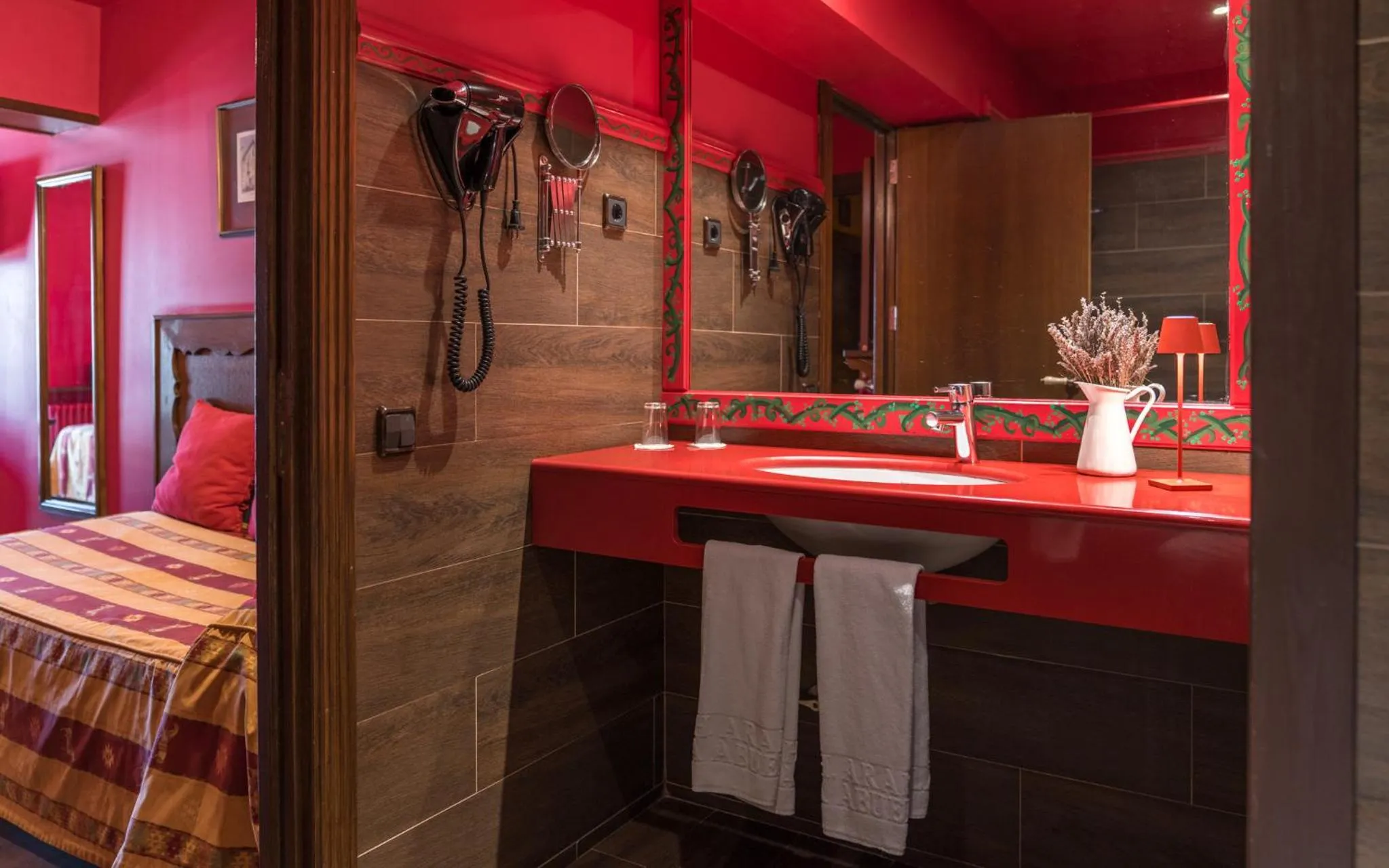 Bed in Hotel Aran La Abuela