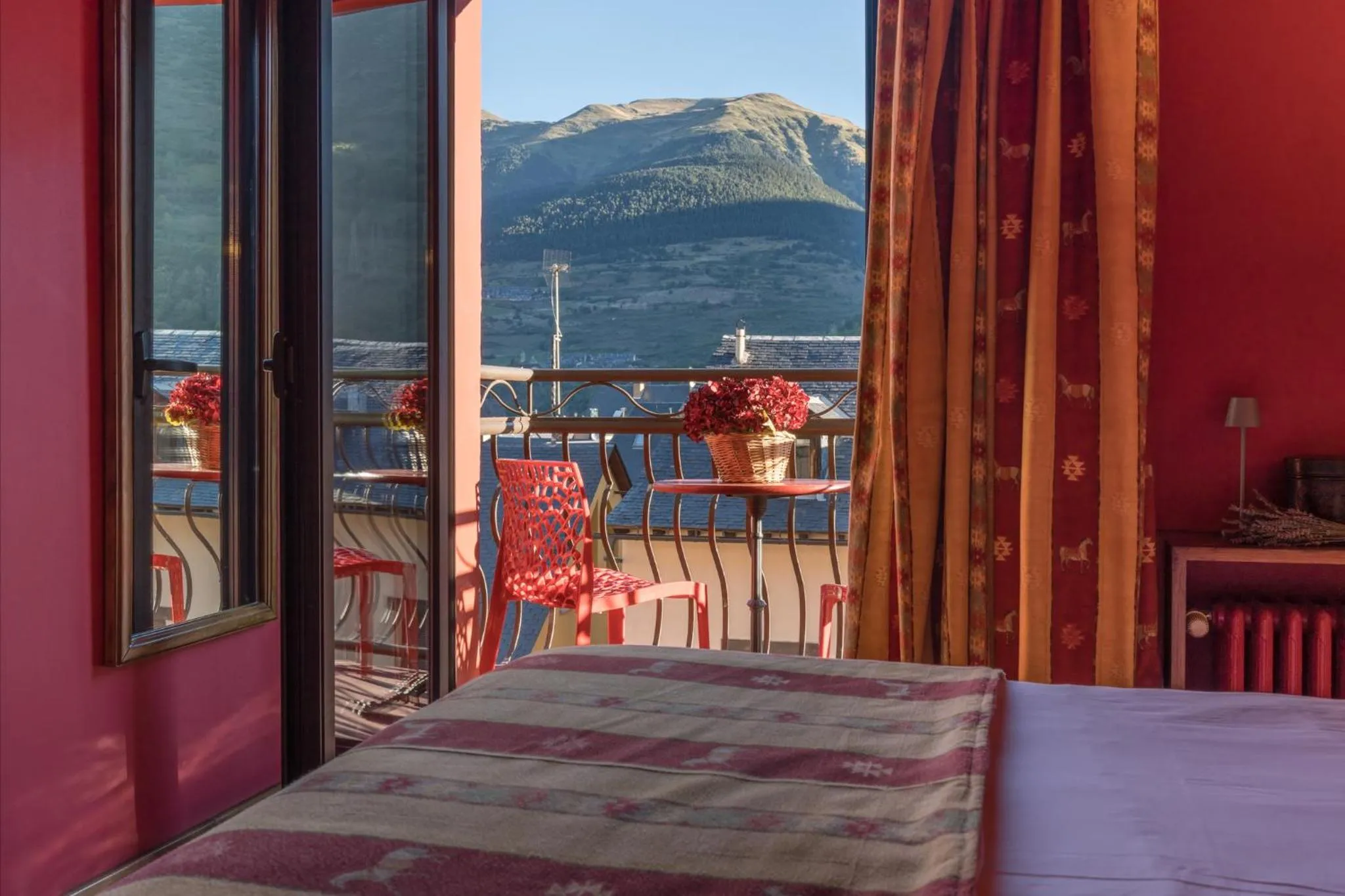 Bed in Hotel Aran La Abuela