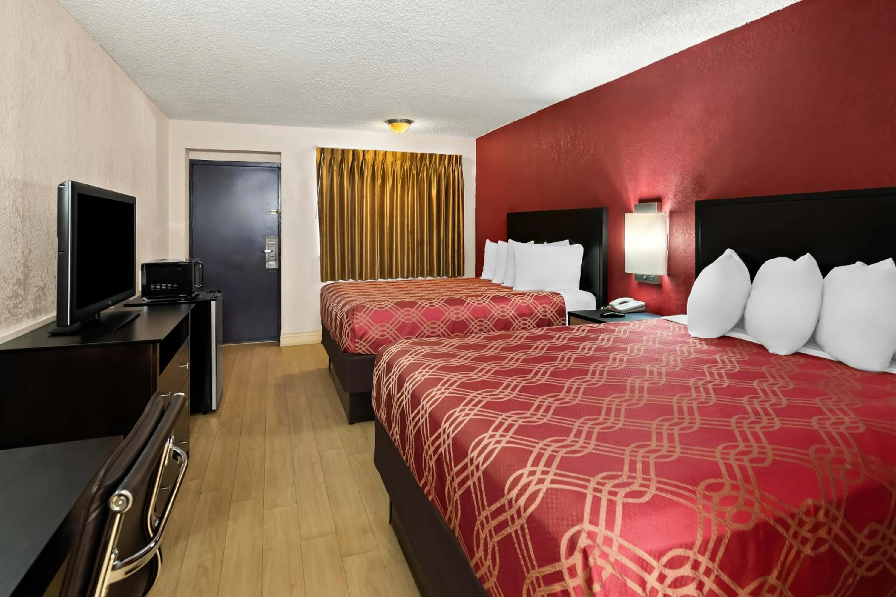 Photo of the whole room, Bed in Bellmawr Economy Inn Bellmawr-Philadelphia Area