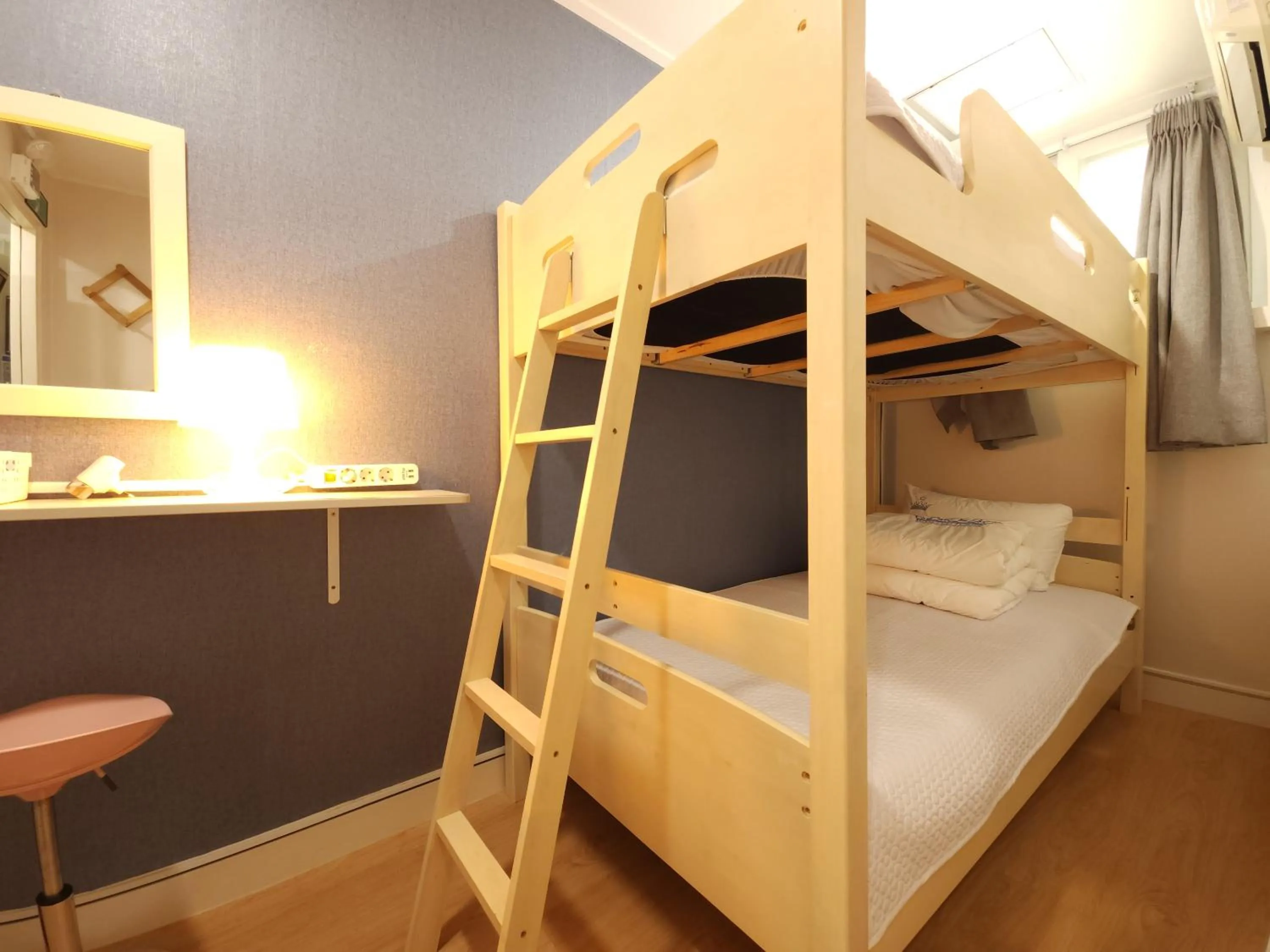 Bed in OYO Myeongdong 5 Lodge
