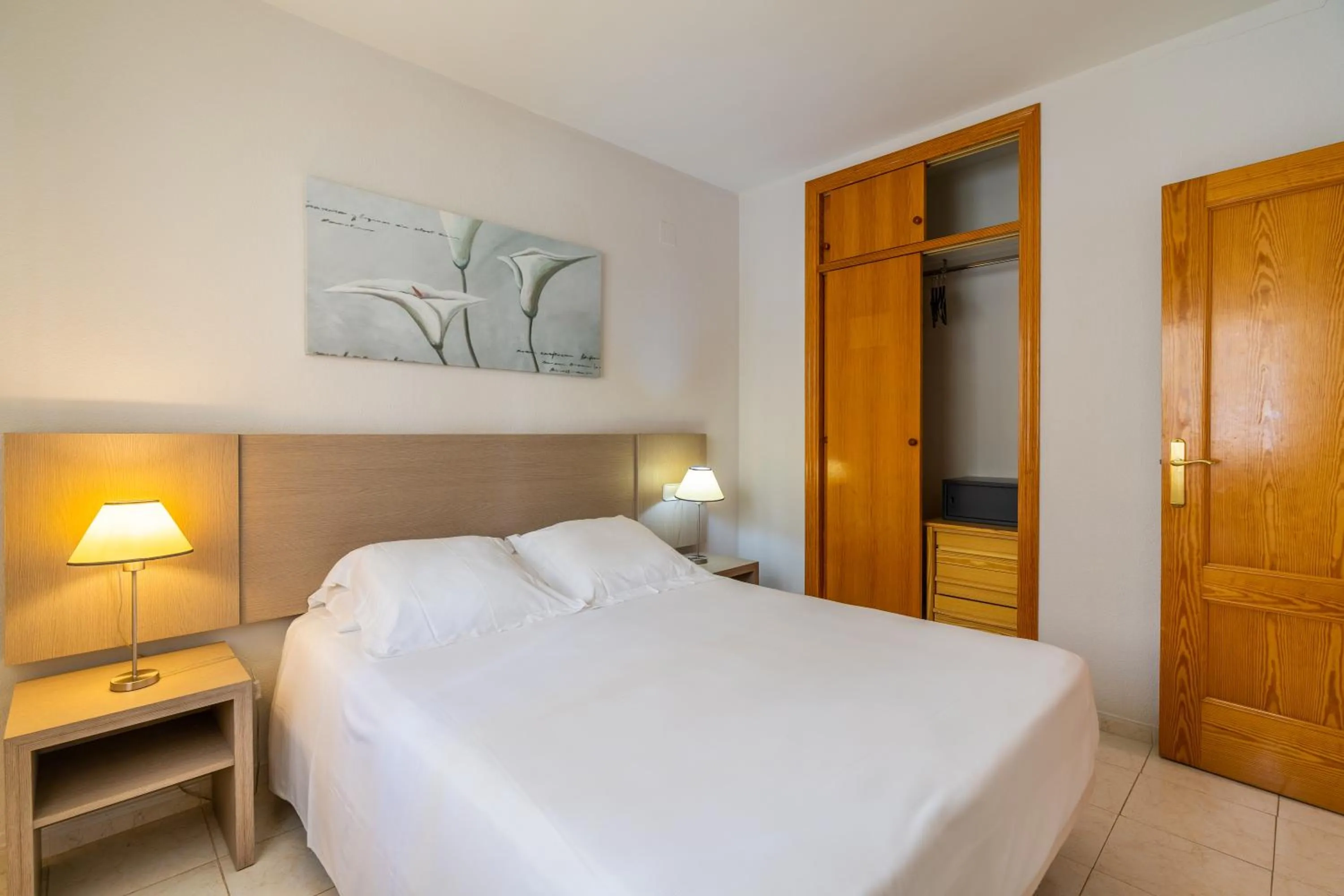 Bed in Bungalows Imperial Park Unitursa