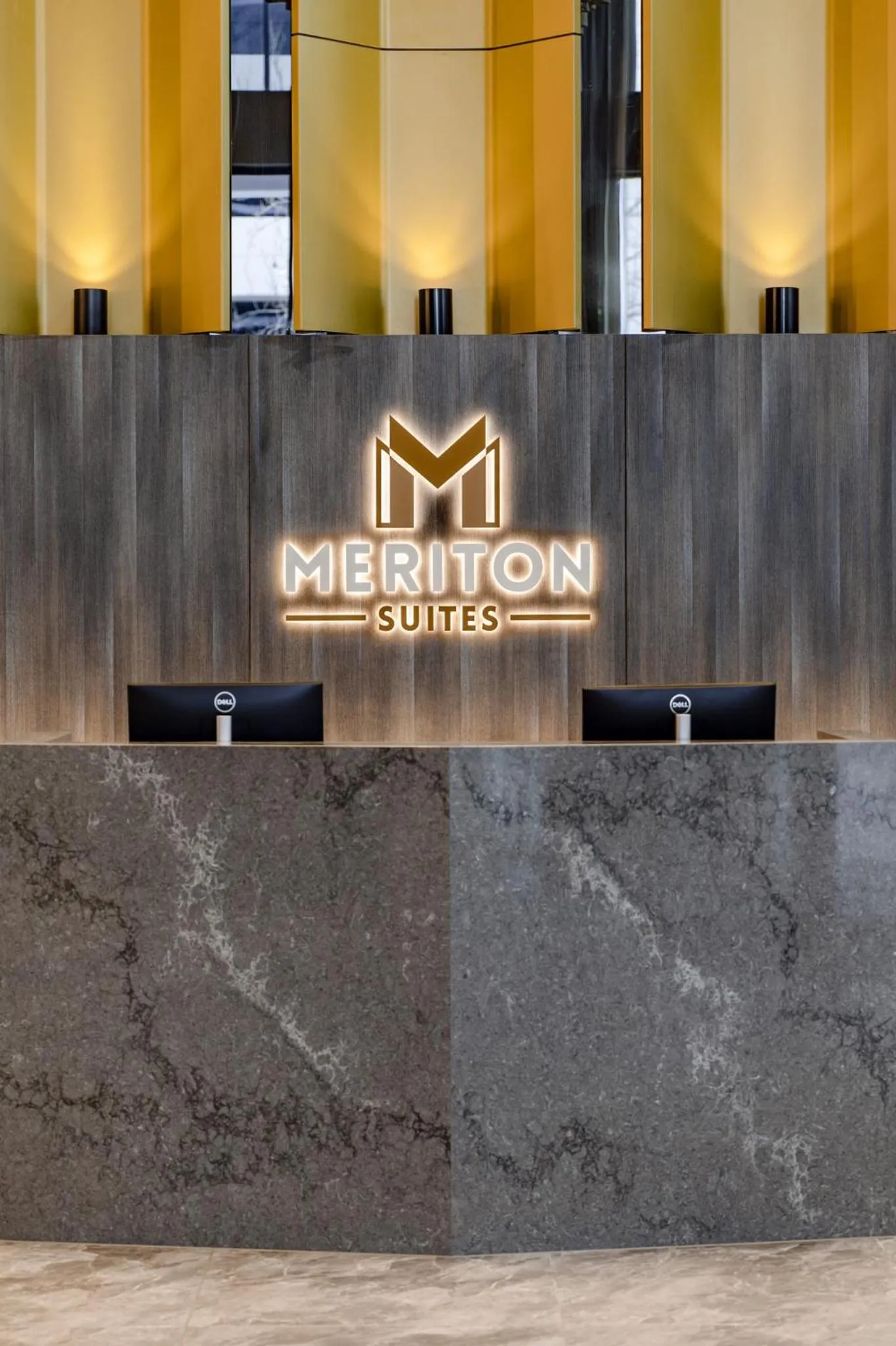 Lobby or reception in Meriton Suites Canberra