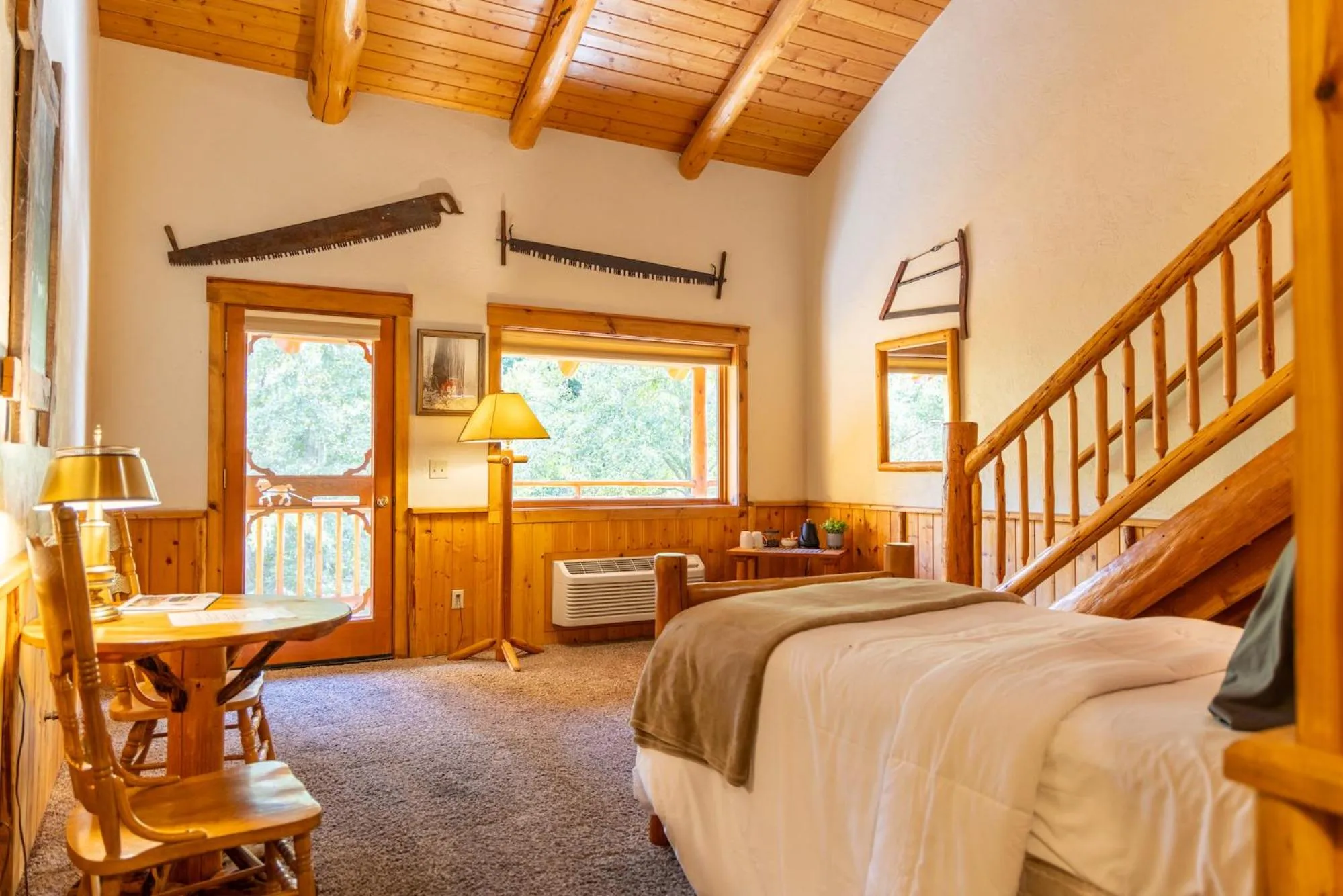 Bed in The Lindsay Lodge