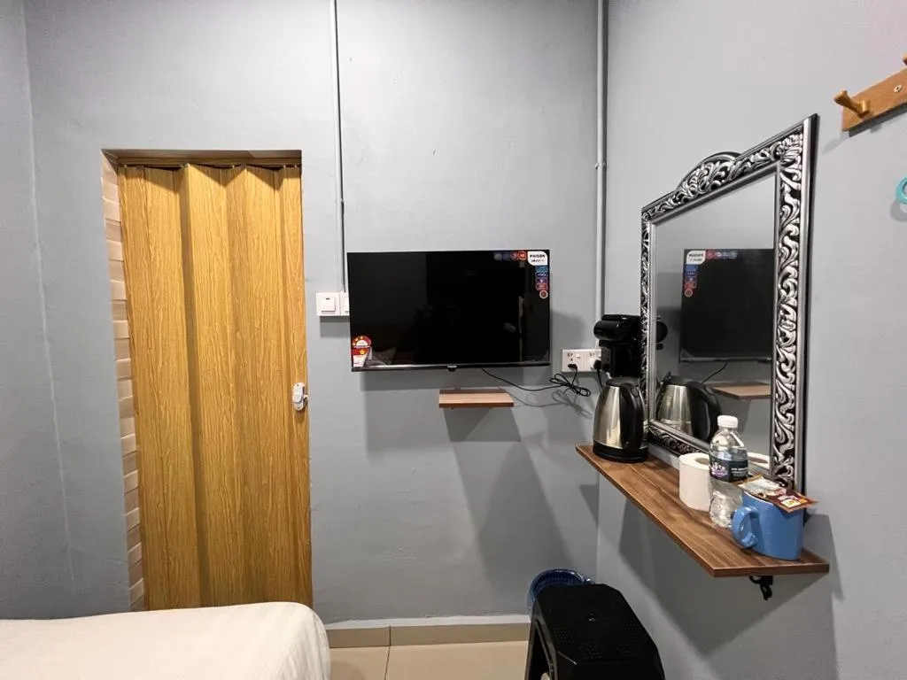 TV and multimedia, Bed in Hotel Yasmin