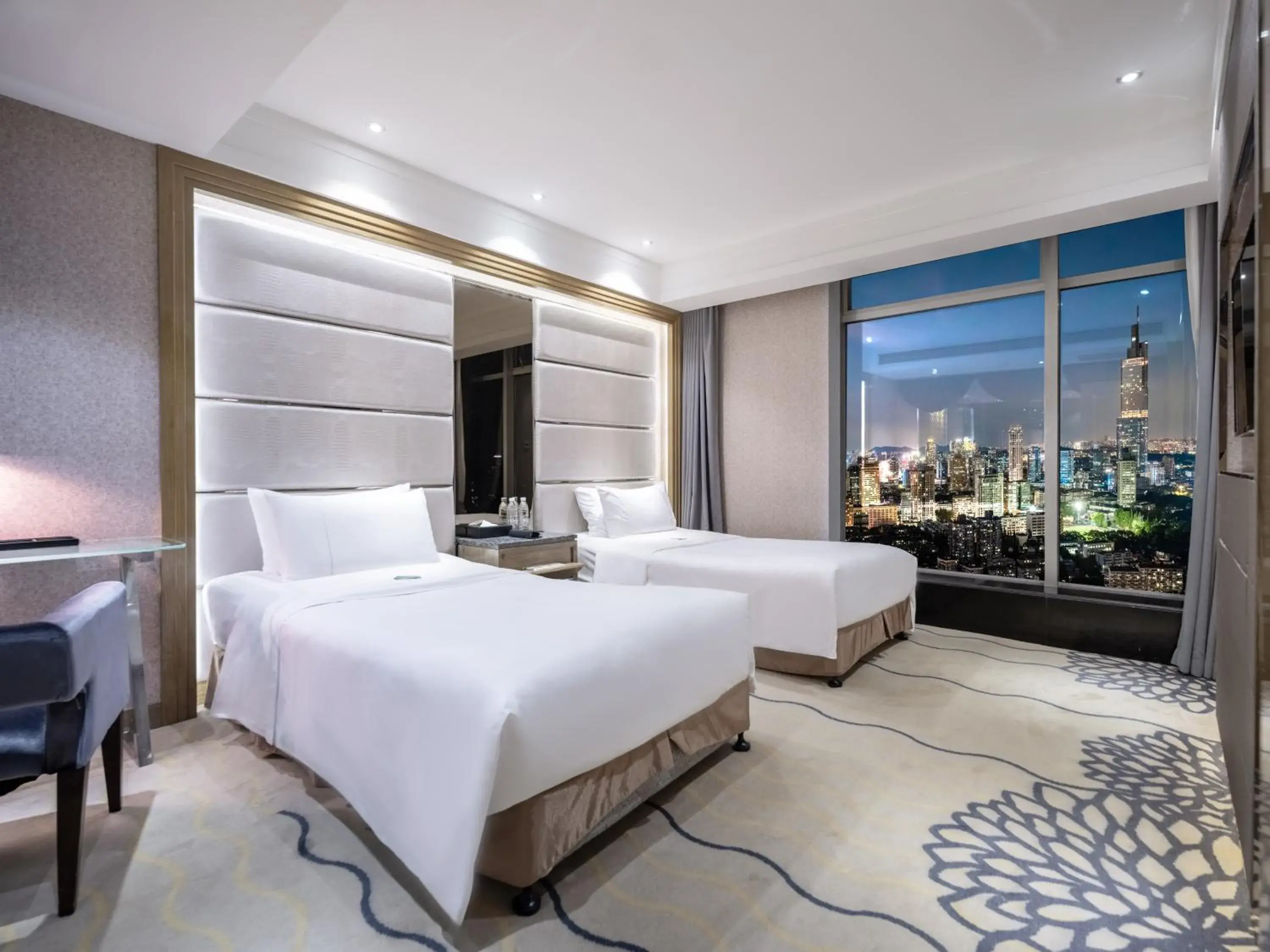 Lijia Twin Bed Suite in Suning Universal Hotel ALL-SUITES Lijia Twin Bed Suite in Suning Universal Hotel ALL-SUITES