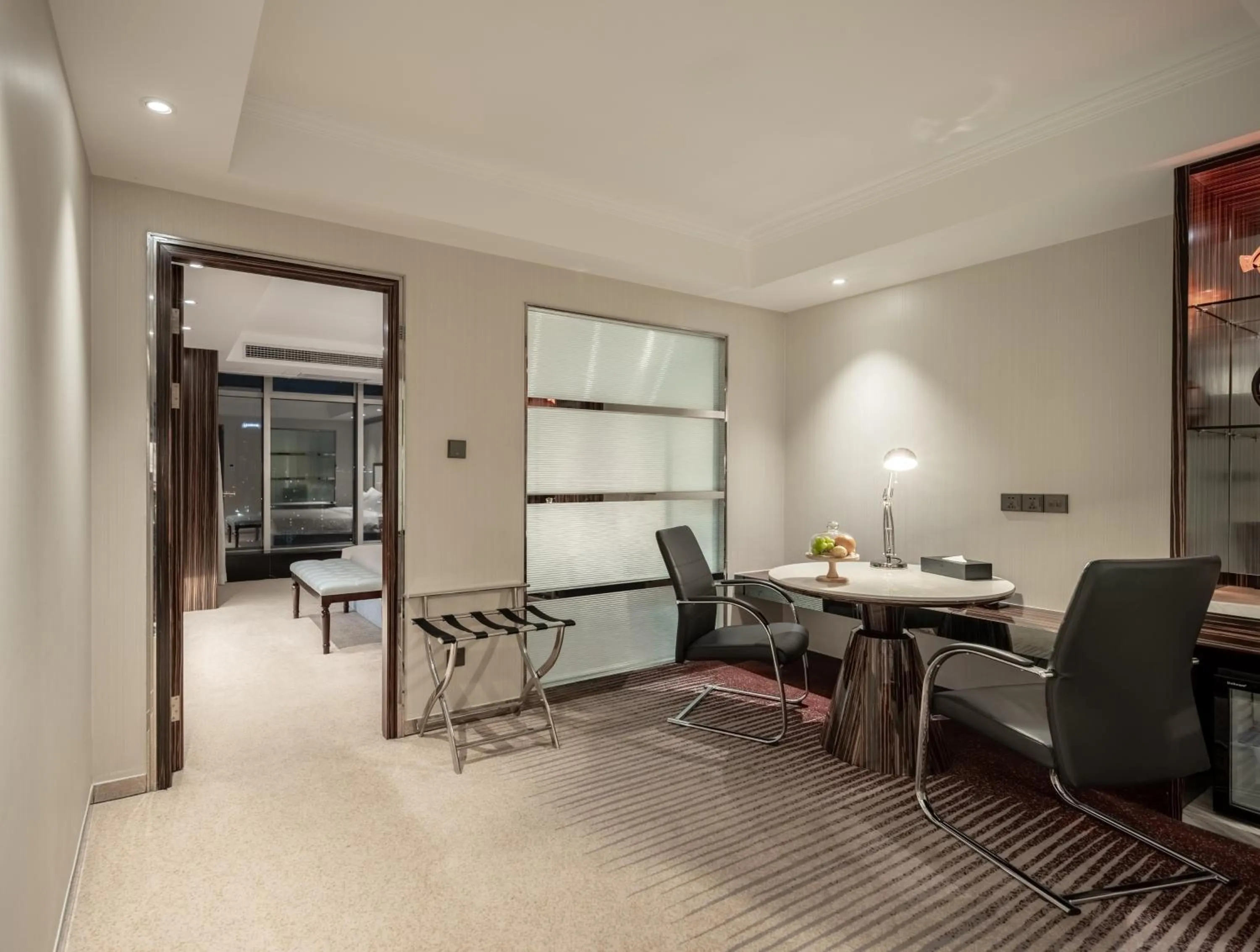 Living room in Suning Universal Hotel ALL-SUITES