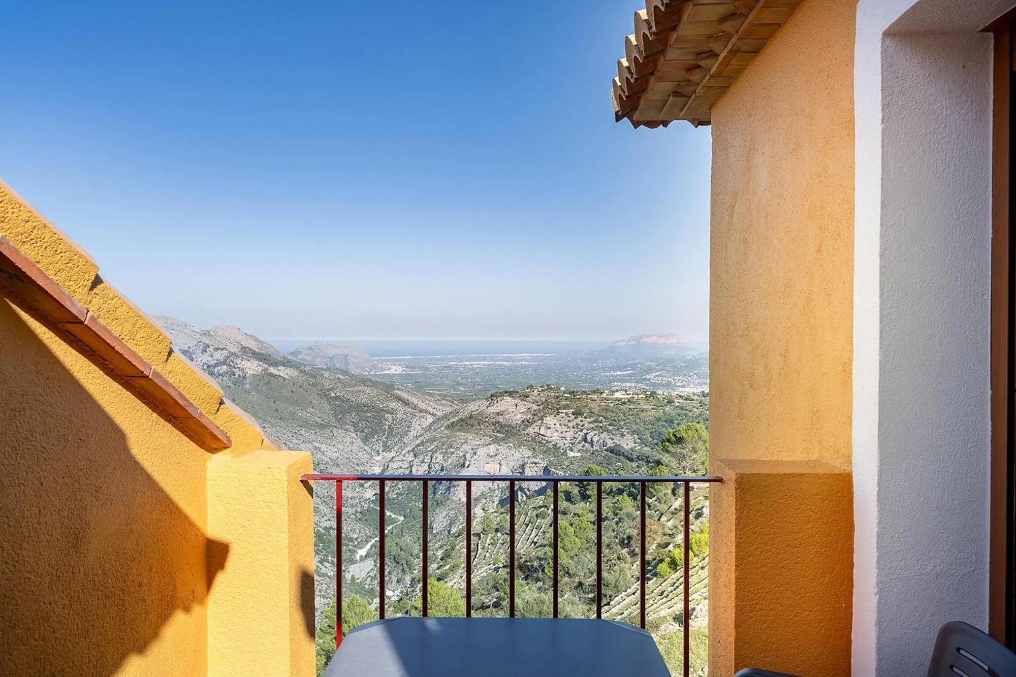 Property building in Hotel Alahuar