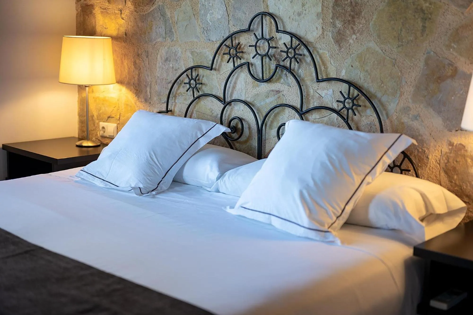 Photo of the whole room, Bed in Hotel Alahuar