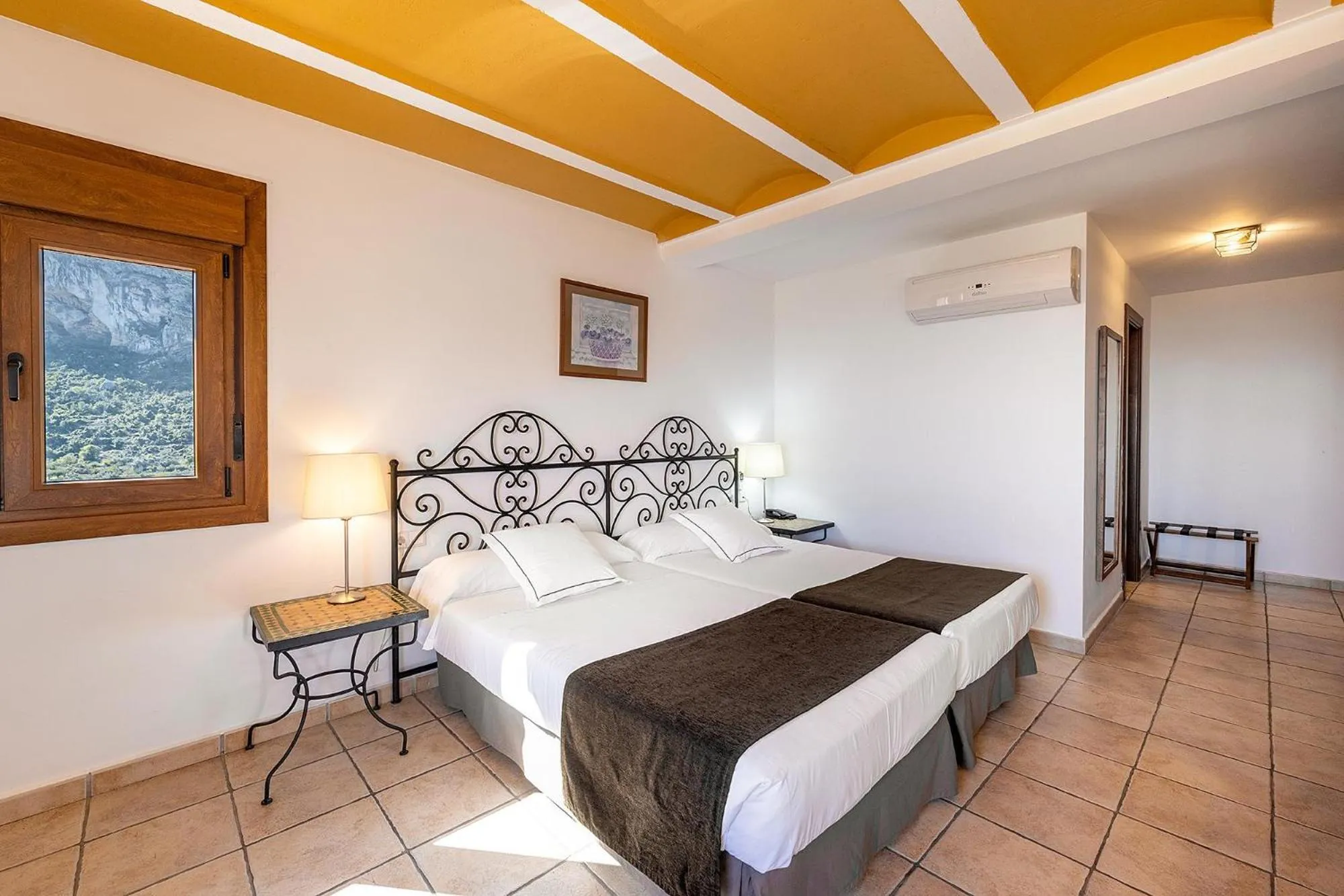 Photo of the whole room, Bed in Hotel Alahuar