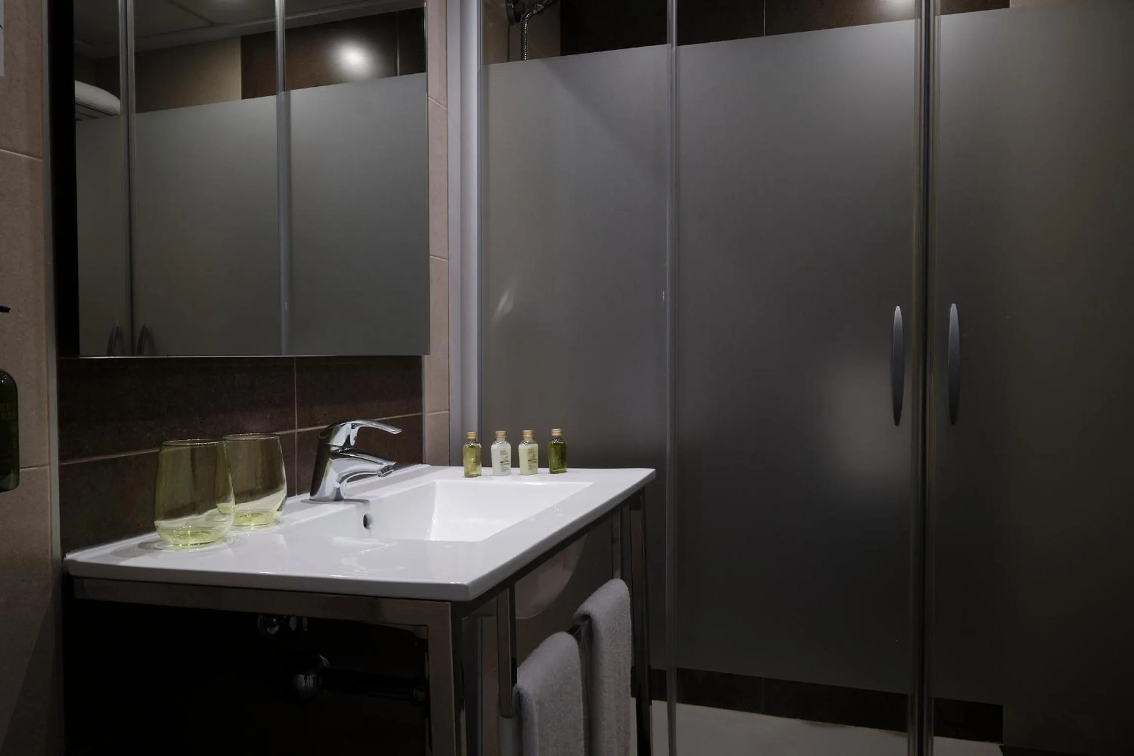 Shower in Helios Benidorm