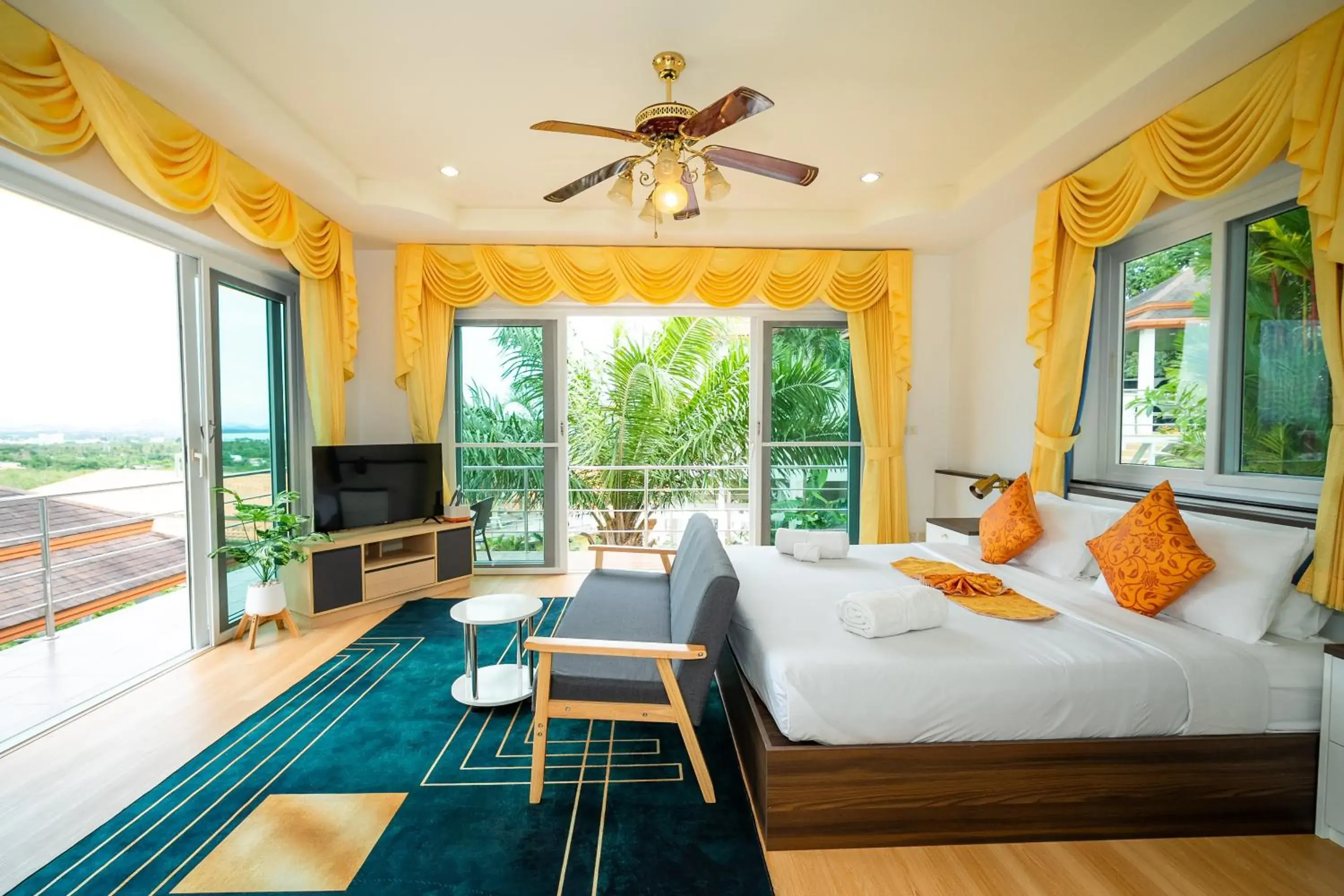 Double Room with Balcony and Sea View in ฺBaan Waru seaview villa Double Room with Balcony and Sea View in ฺBaan Waru seaview villa