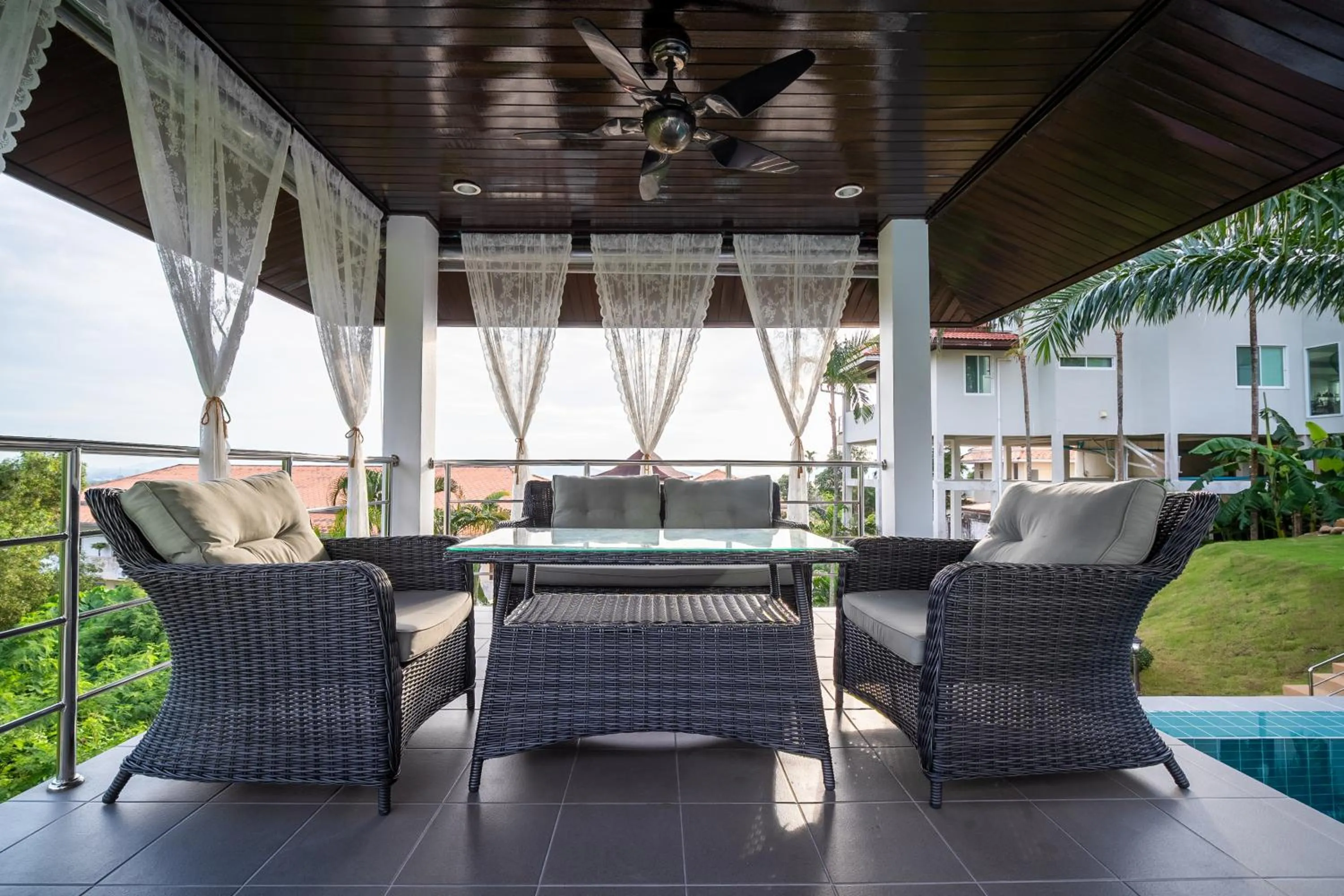 ฺBaan Waru seaview villa