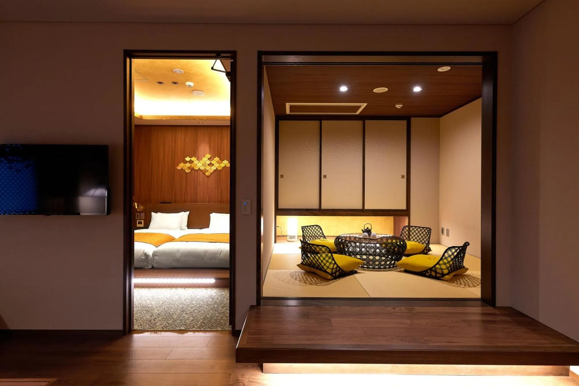 Photo of the whole room, Bed in eph KANAZAWA
