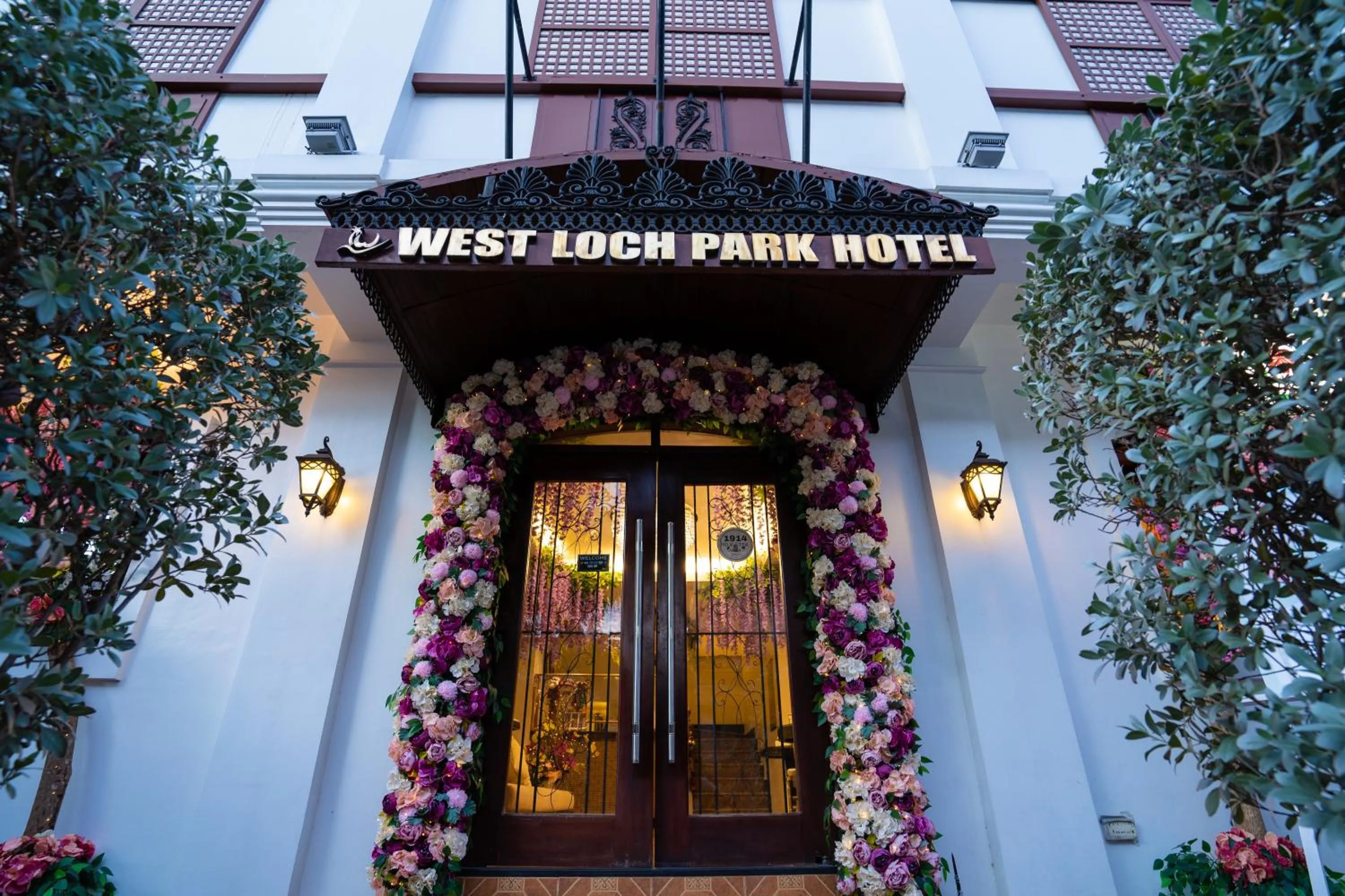 Facade/entrance in West Loch Park Hotel Vigan