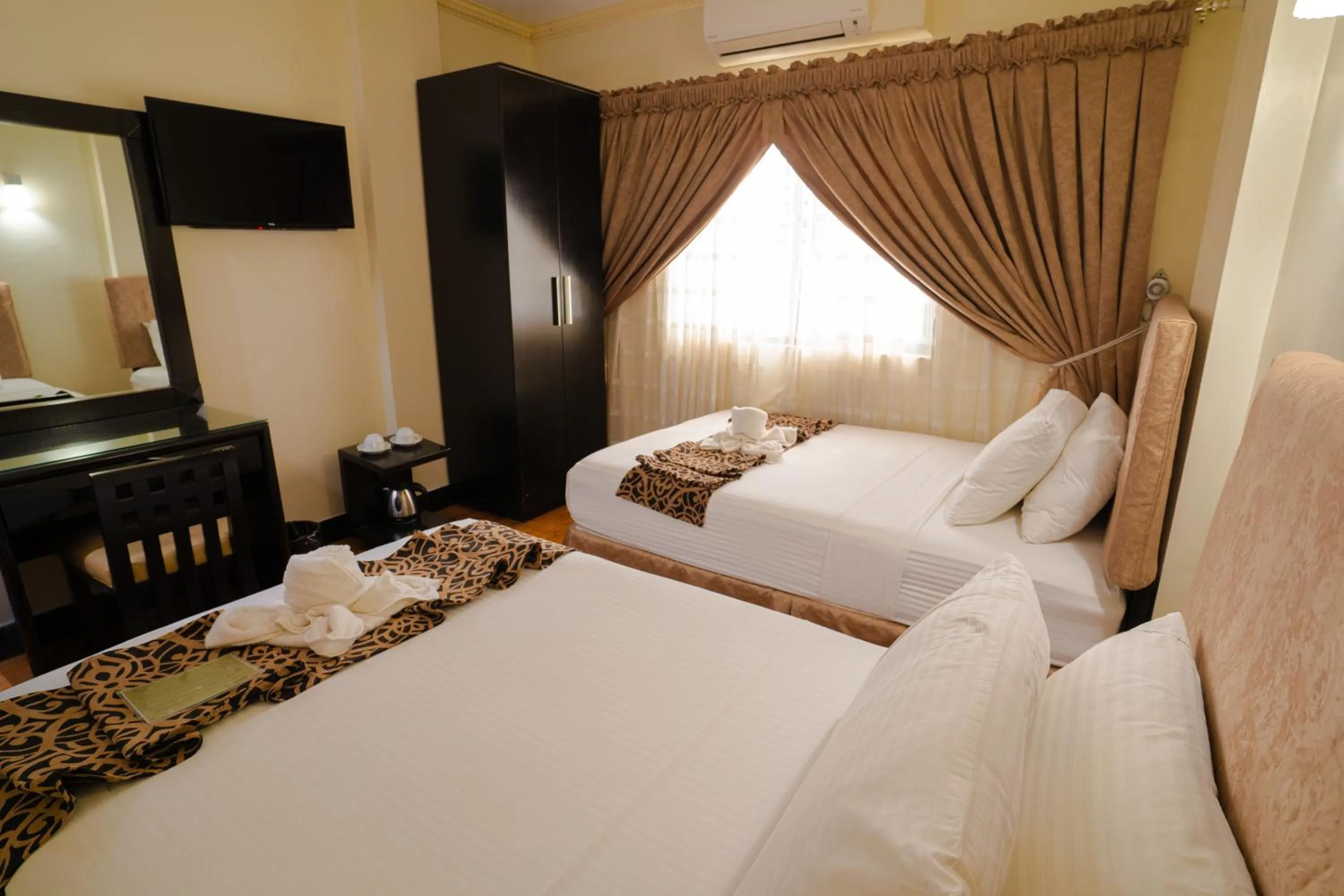 Bedroom, Bed in West Loch Park Hotel Vigan