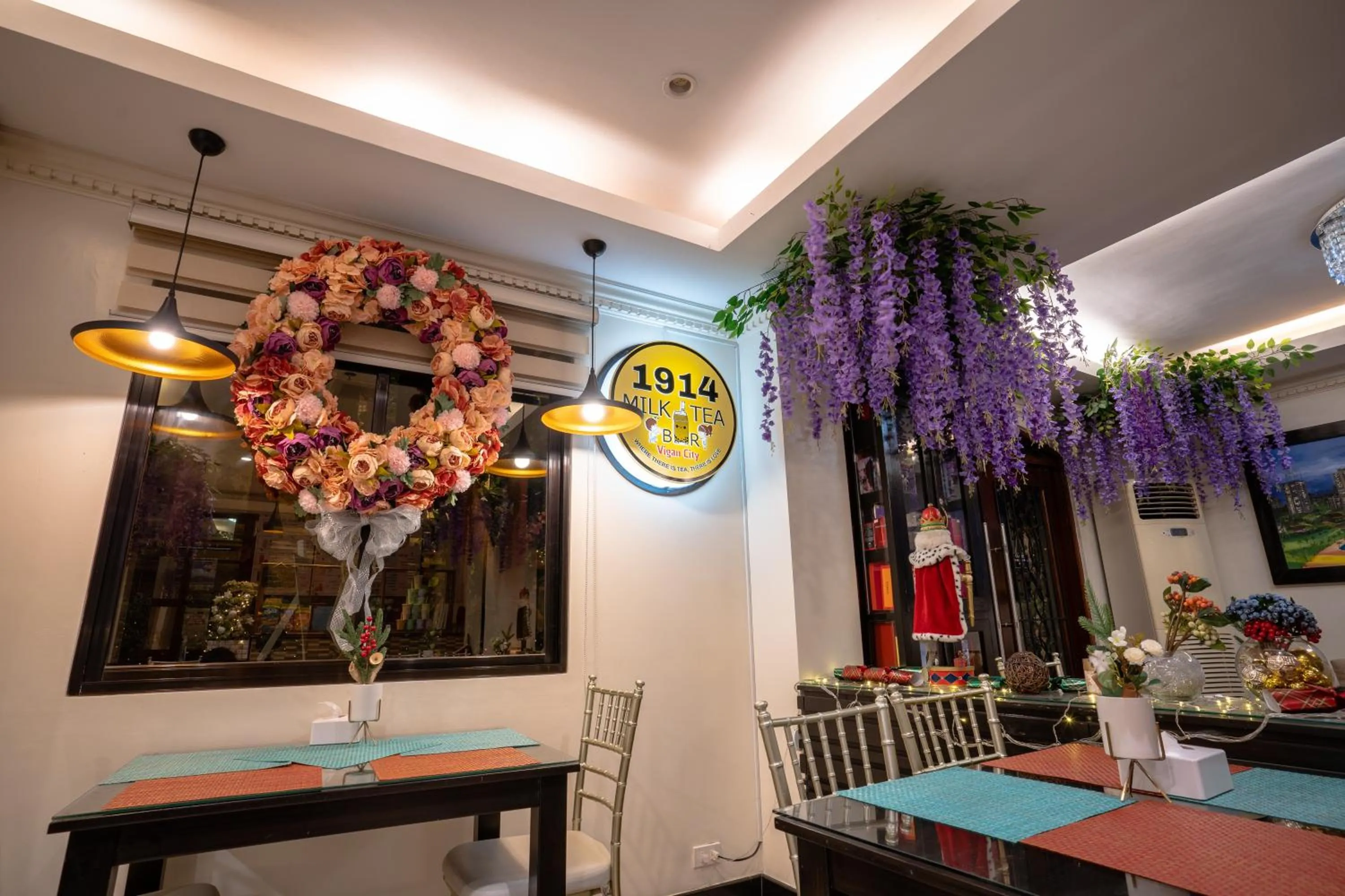 Restaurant/places to eat in West Loch Park Hotel Vigan