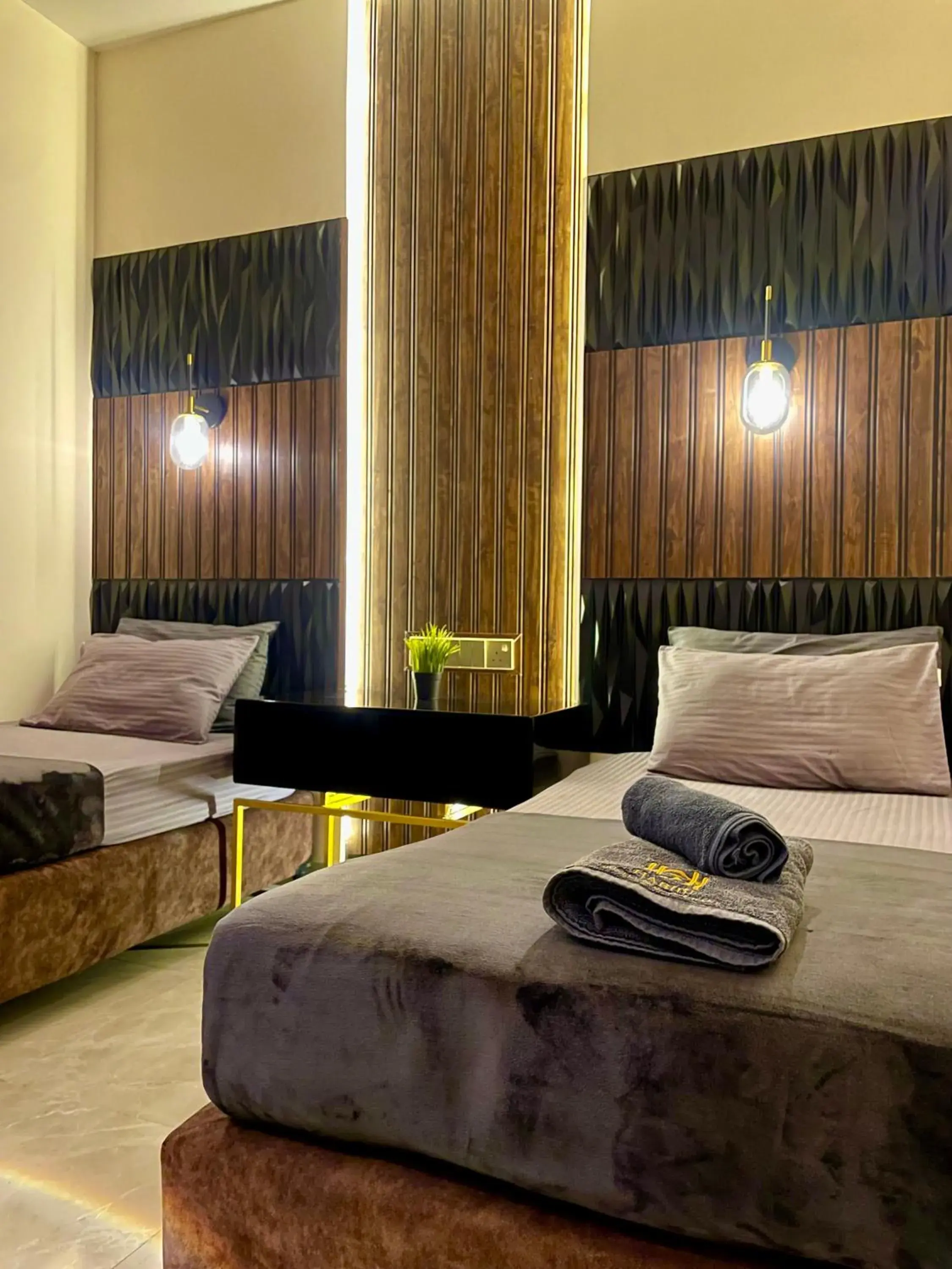 Deluxe Twin Room in Habibi Hostel & Restaurant Deluxe Twin Room in Habibi Hostel & Restaurant