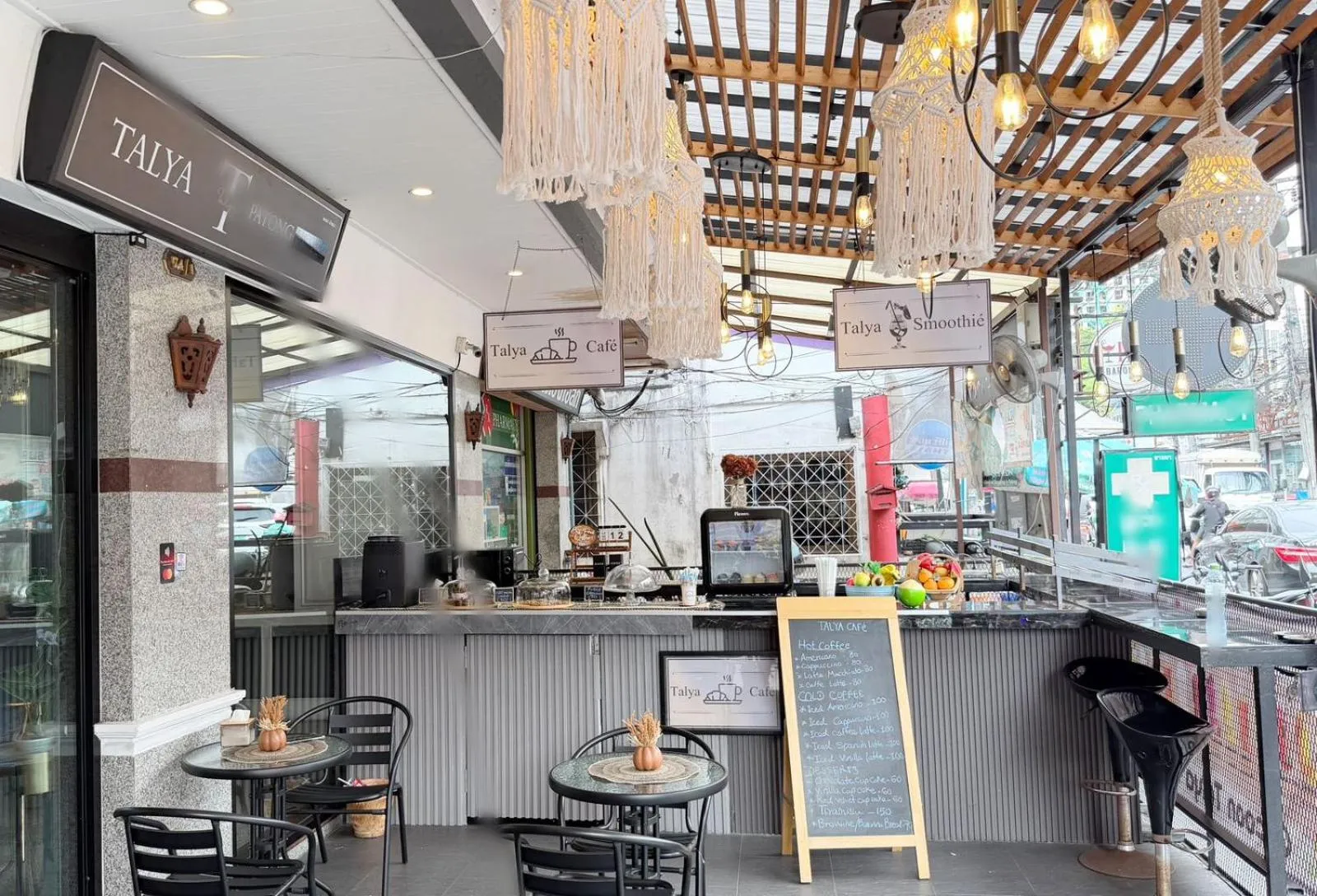 Restaurant/places to eat in Talya Patong Hotel