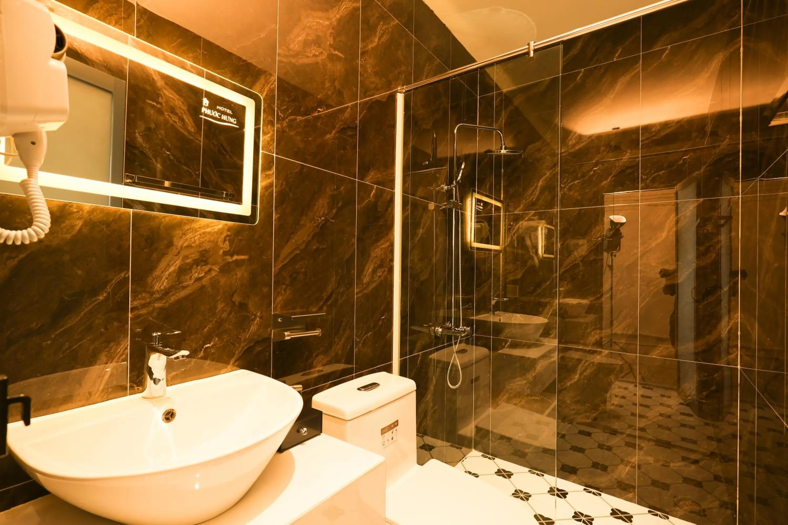 Shower in Phước Hưng 3 Hotel
