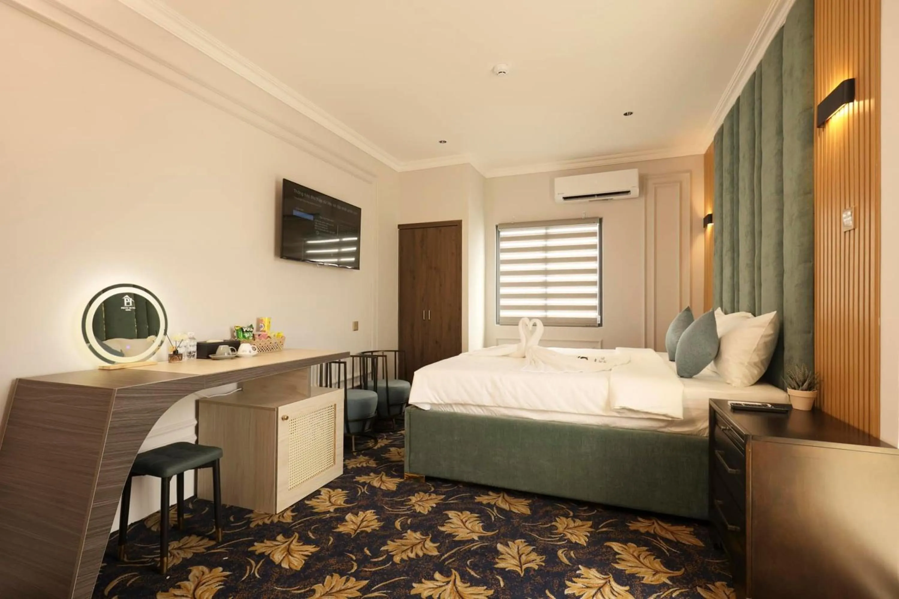 Photo of the whole room, Bed in Phước Hưng 3 Hotel