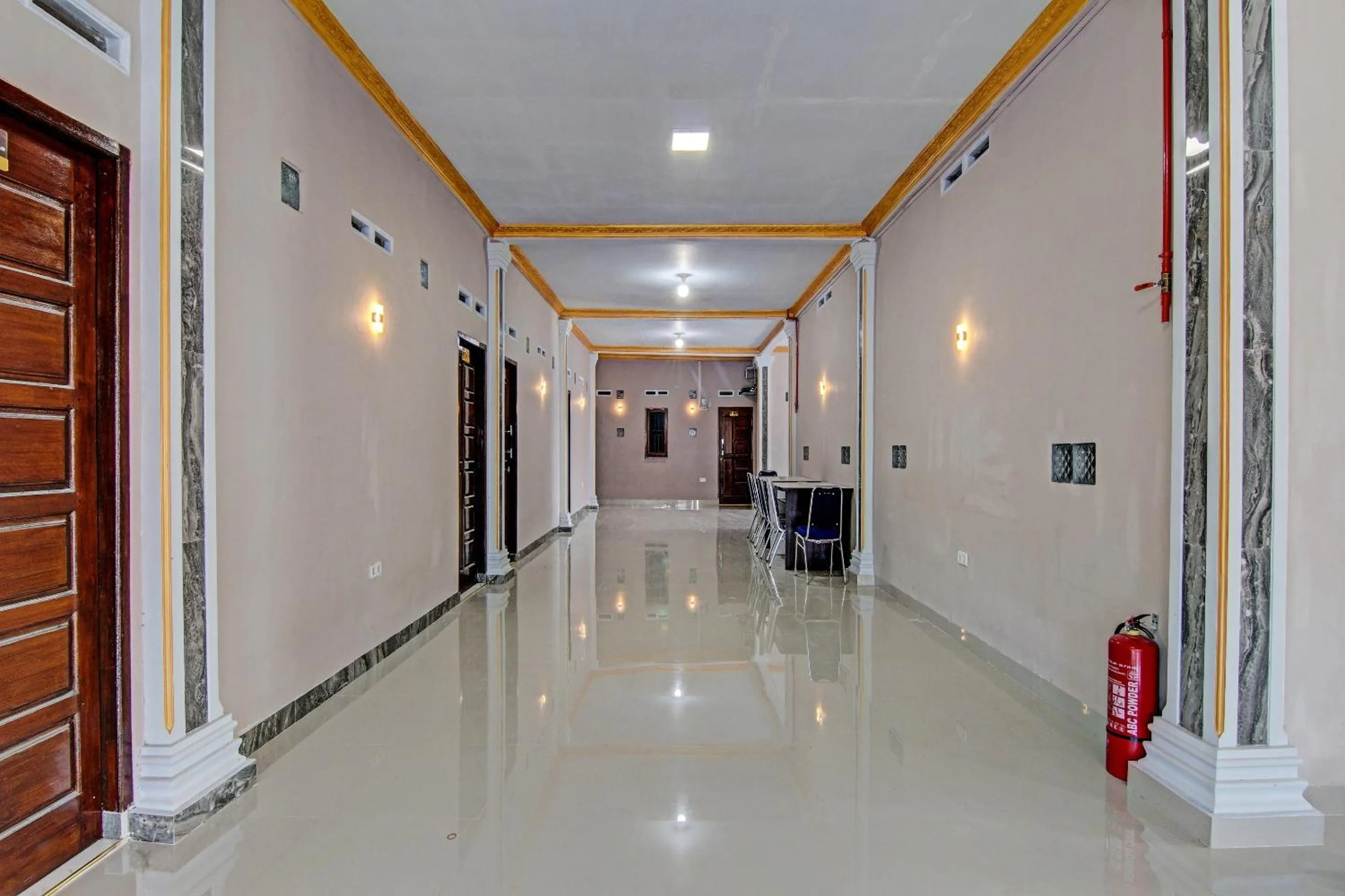 Lobby or reception in Hotel O Elisa Hill