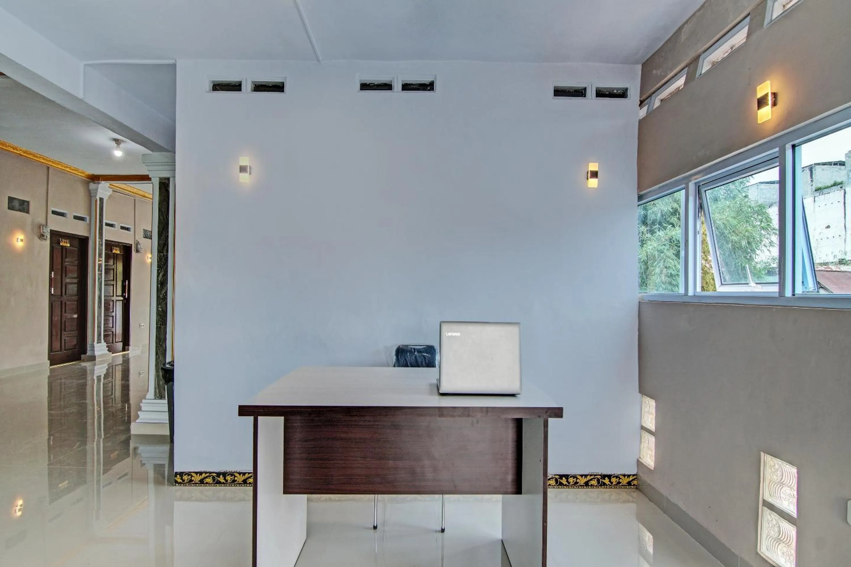 Lobby or reception in Hotel O Elisa Hill