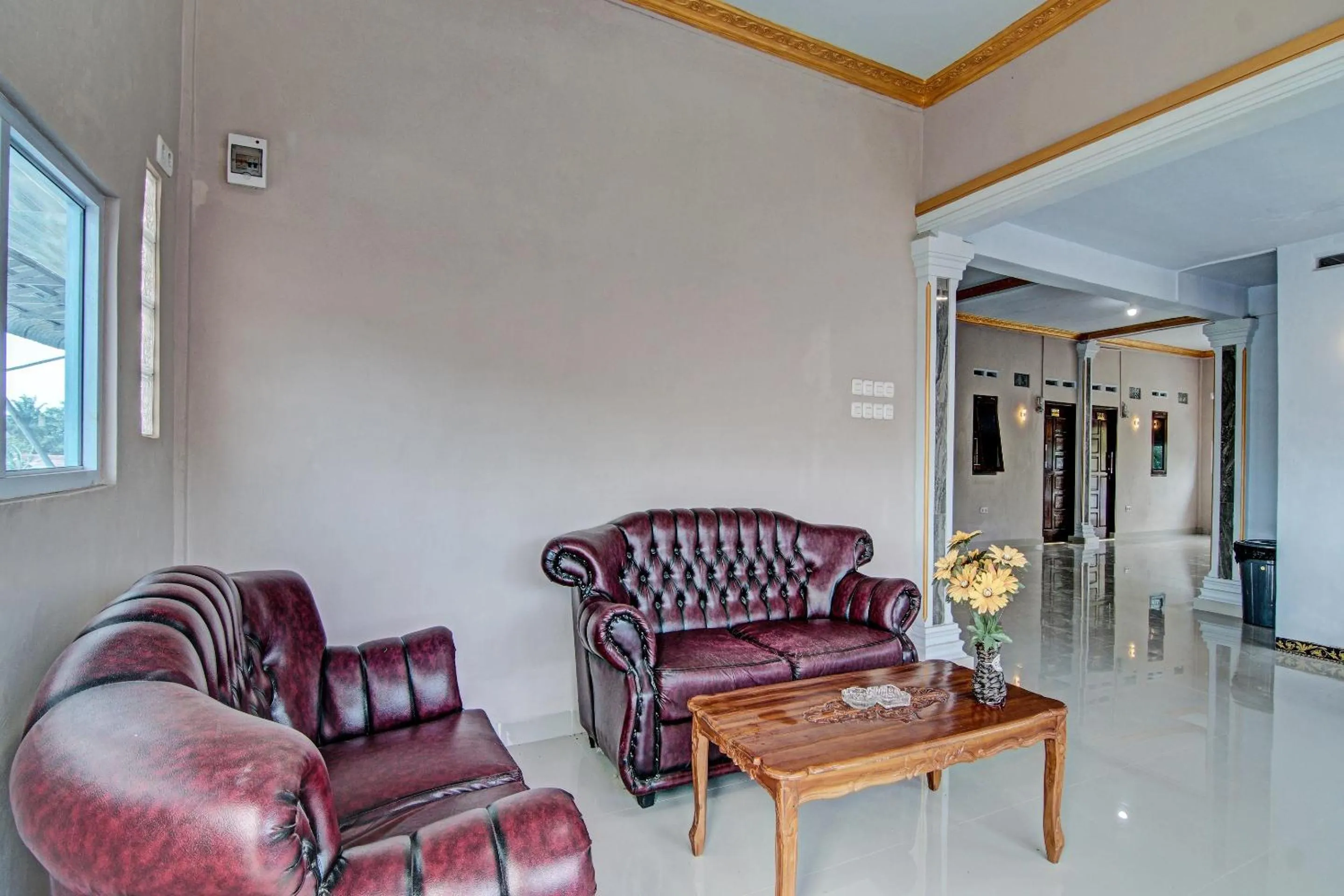 Lobby or reception in Hotel O Elisa Hill