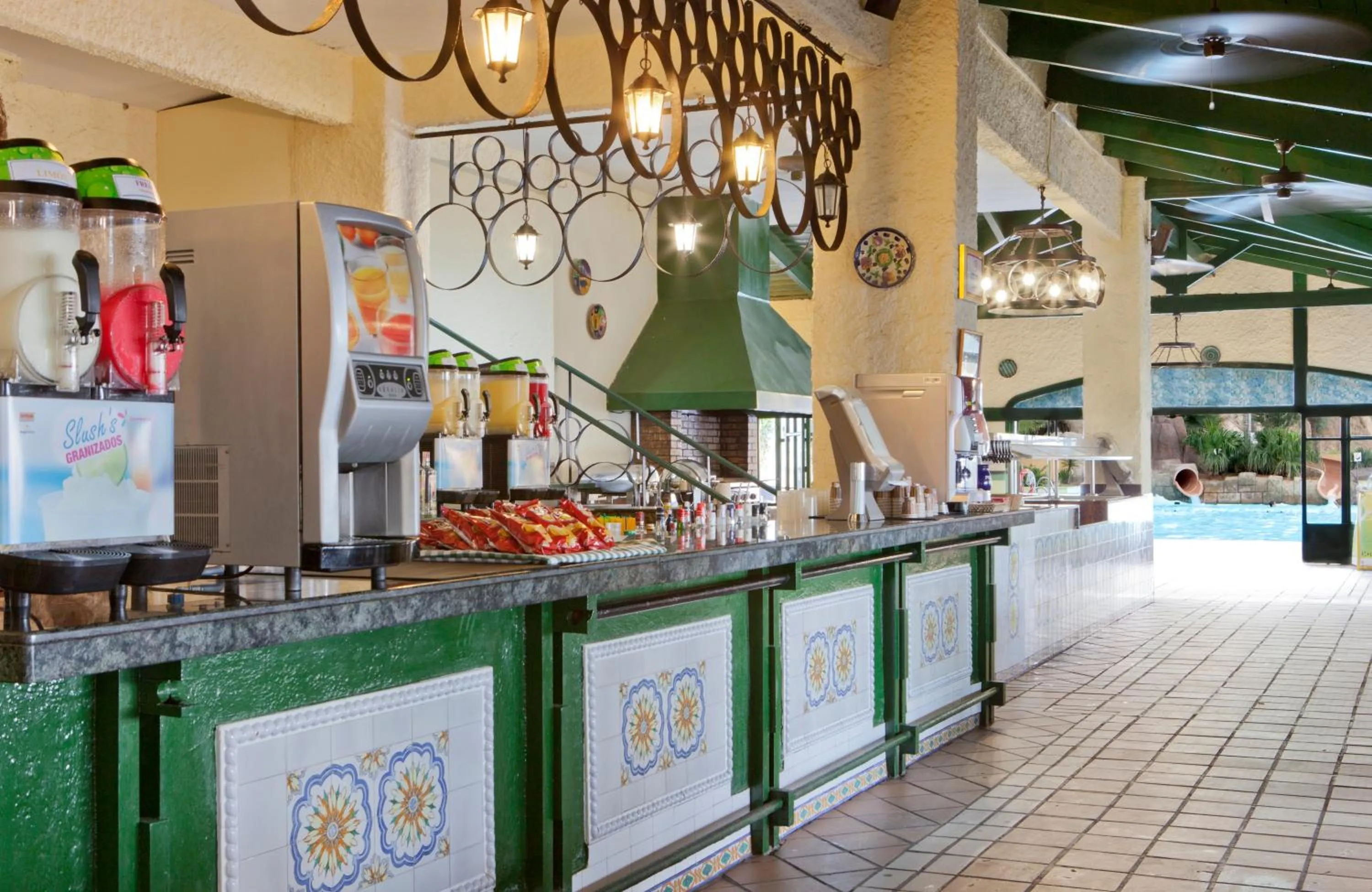 Area and facilities in Mirador del Cabo Designed For Adults