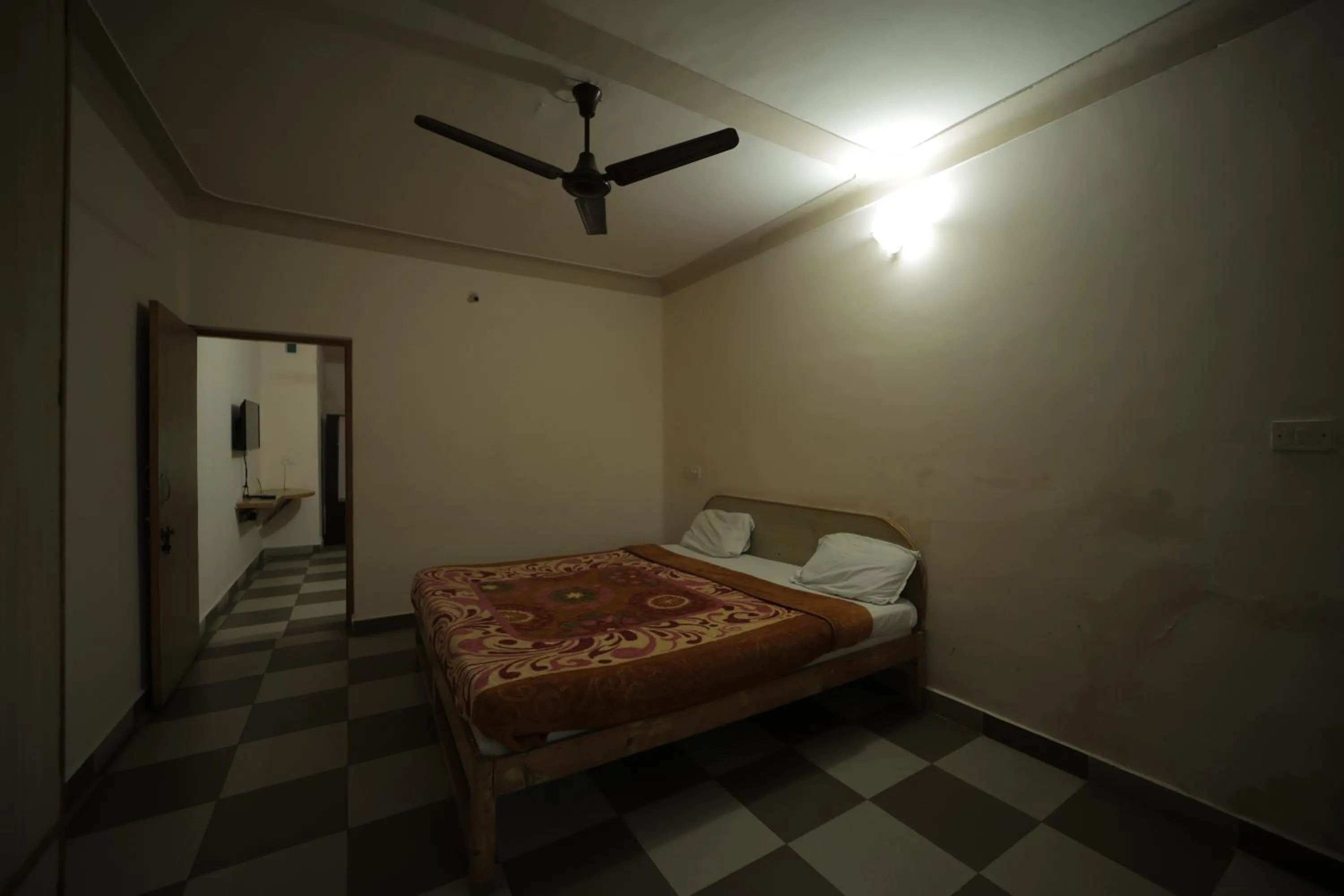 Bed in Green Park Resort