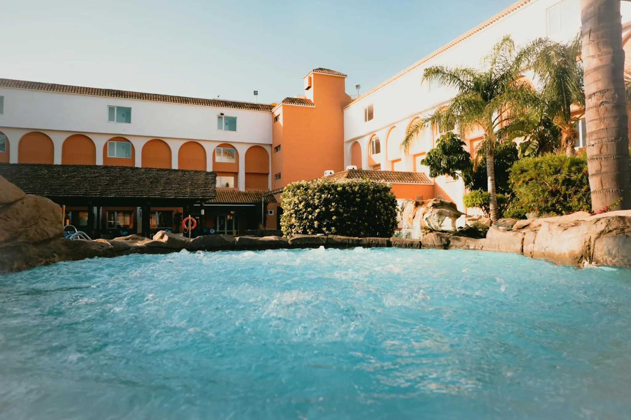 Swimming pool in Diver Roquetas