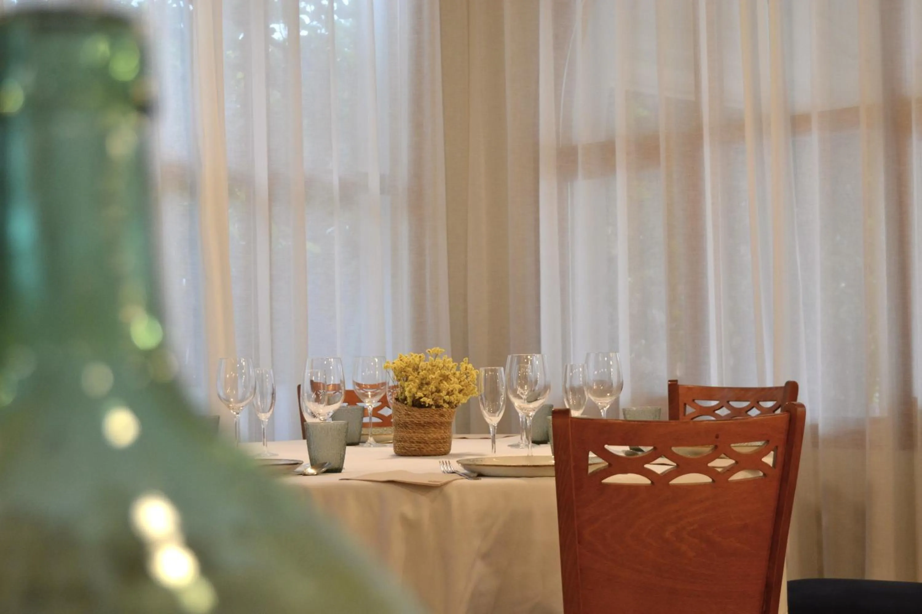 Restaurant/places to eat in Hotel Medes II