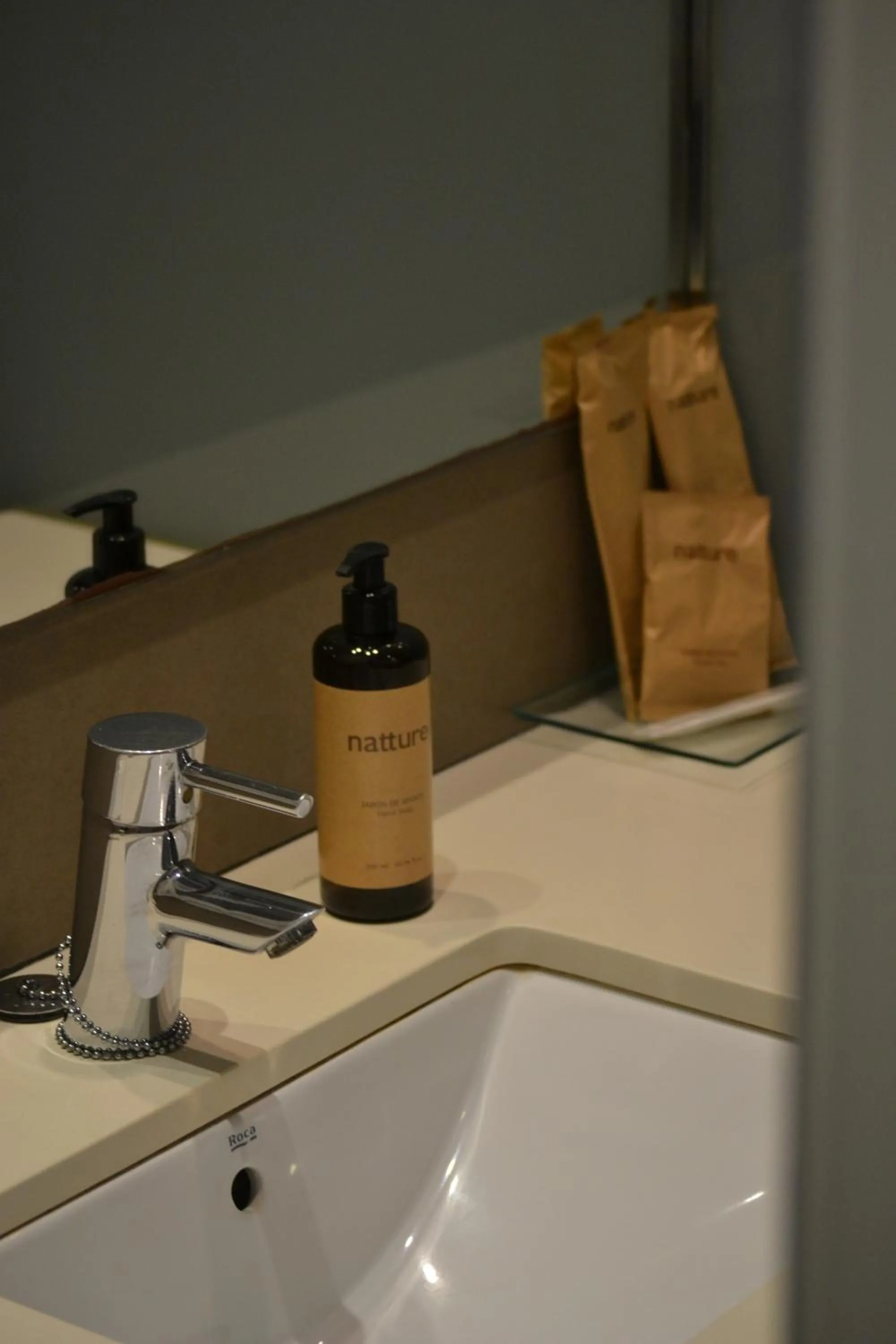 Bathroom in Hotel Medes II