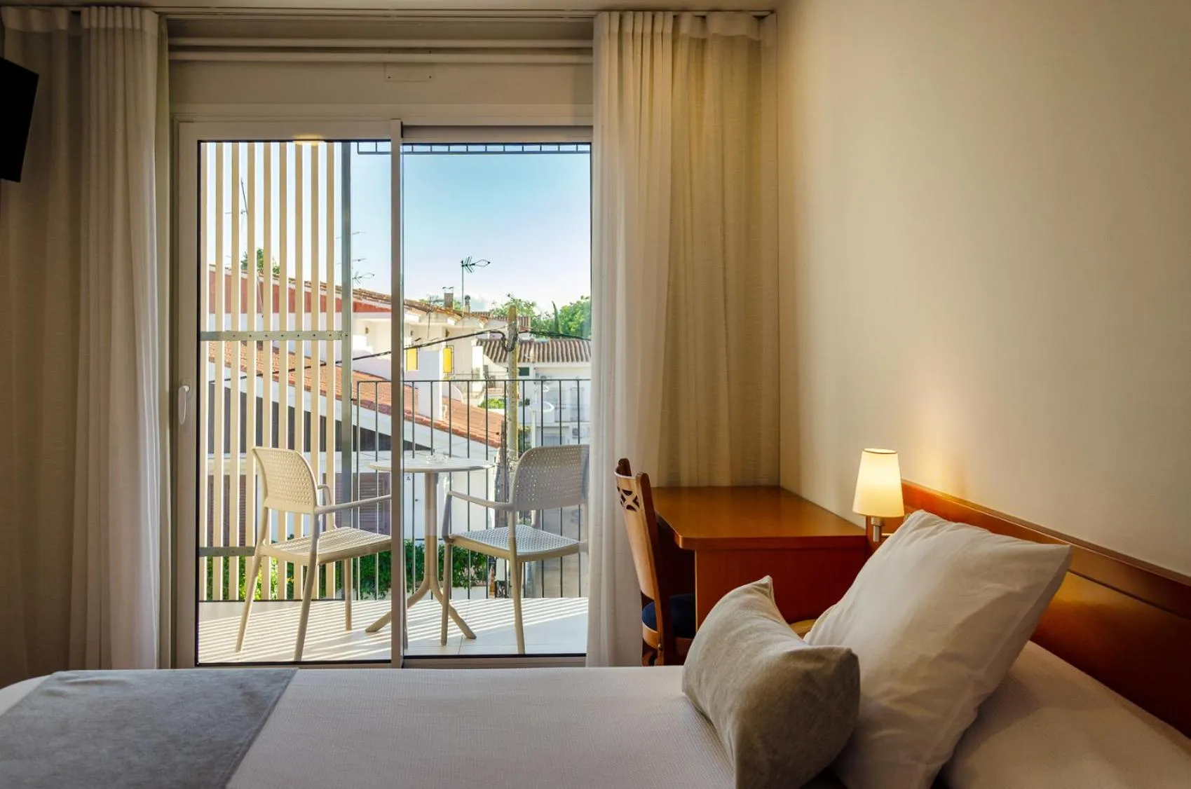 Photo of the whole room, Bed in Hotel Medes II