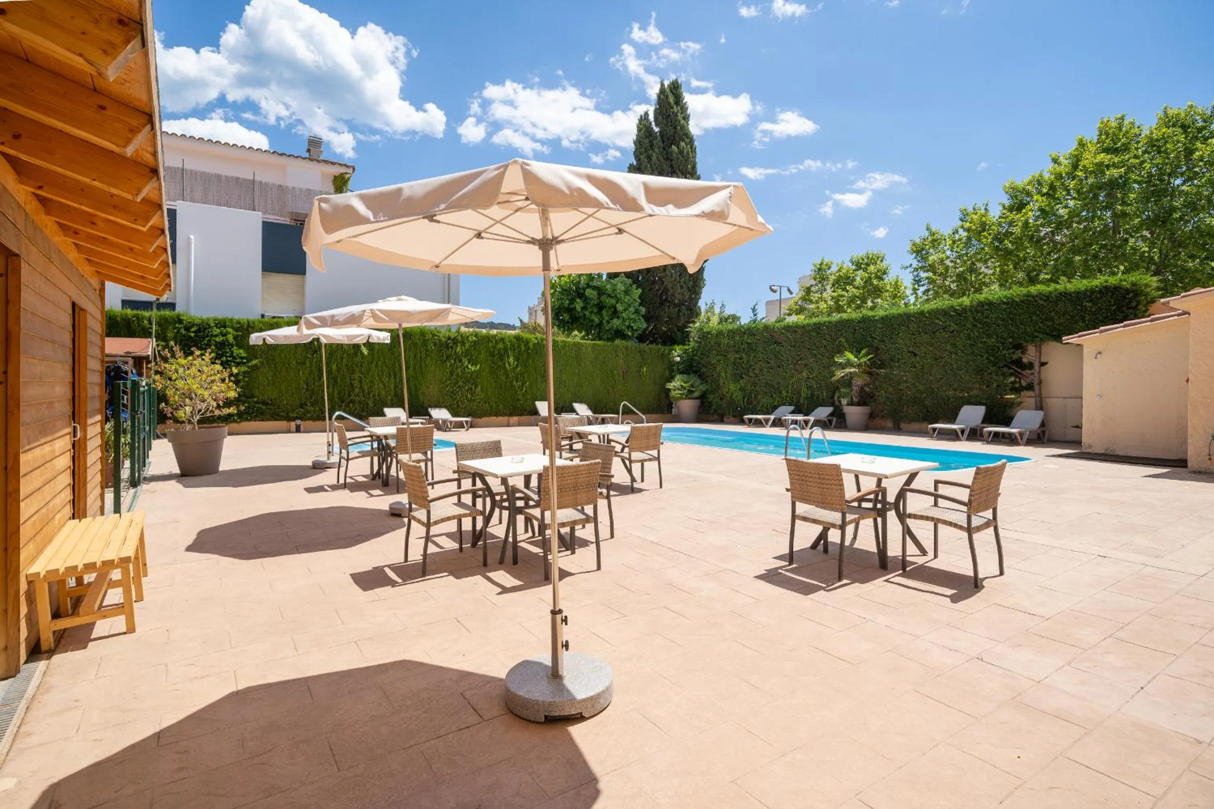 Summer in Hotel Medes II