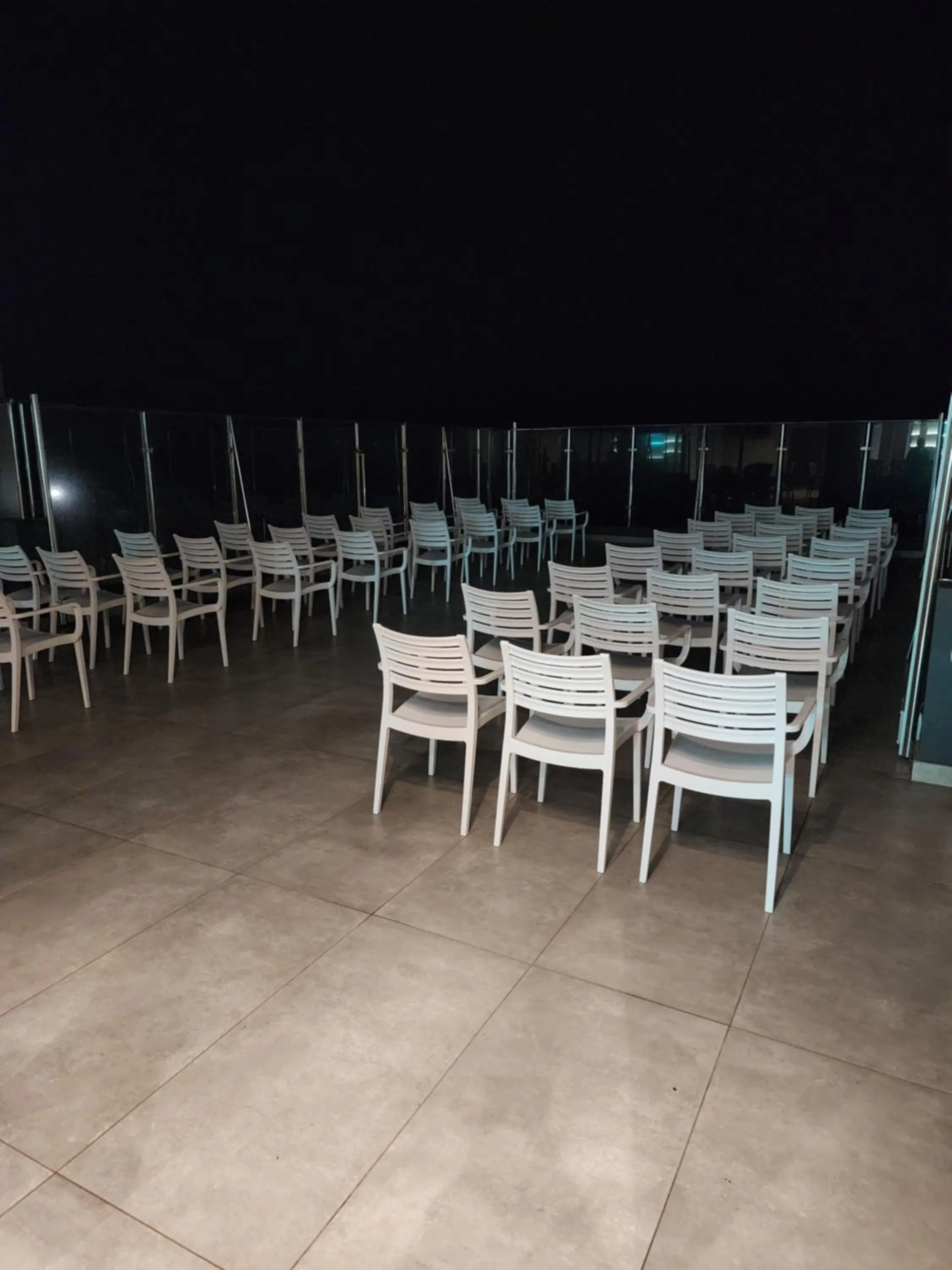 Restaurant/places to eat in 12 Oceans Hotel and Conference Centre