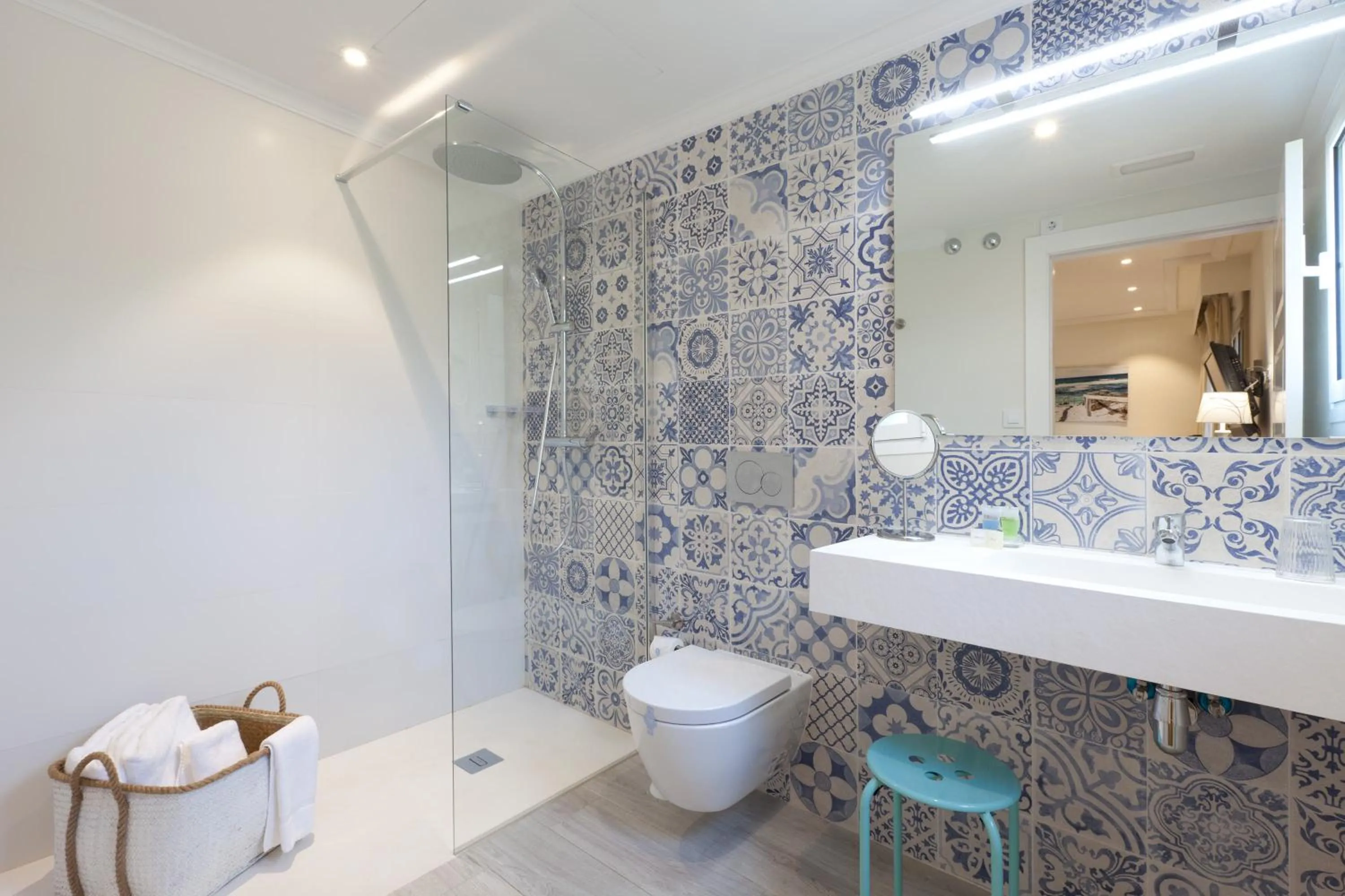 Bathroom in MR Hotelet de la Raconà & Apartments