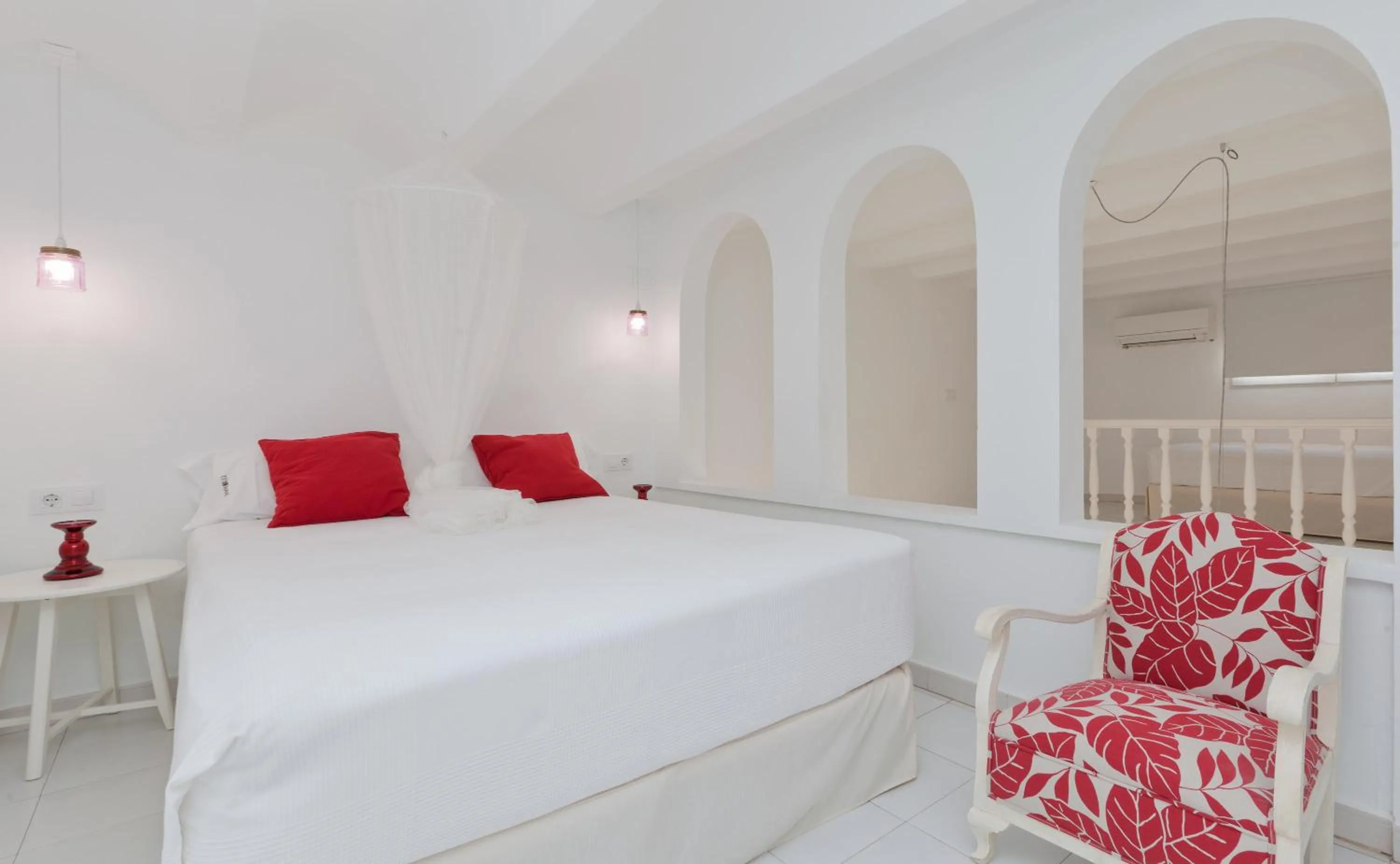 Bed in MR Hotelet de la Raconà & Apartments