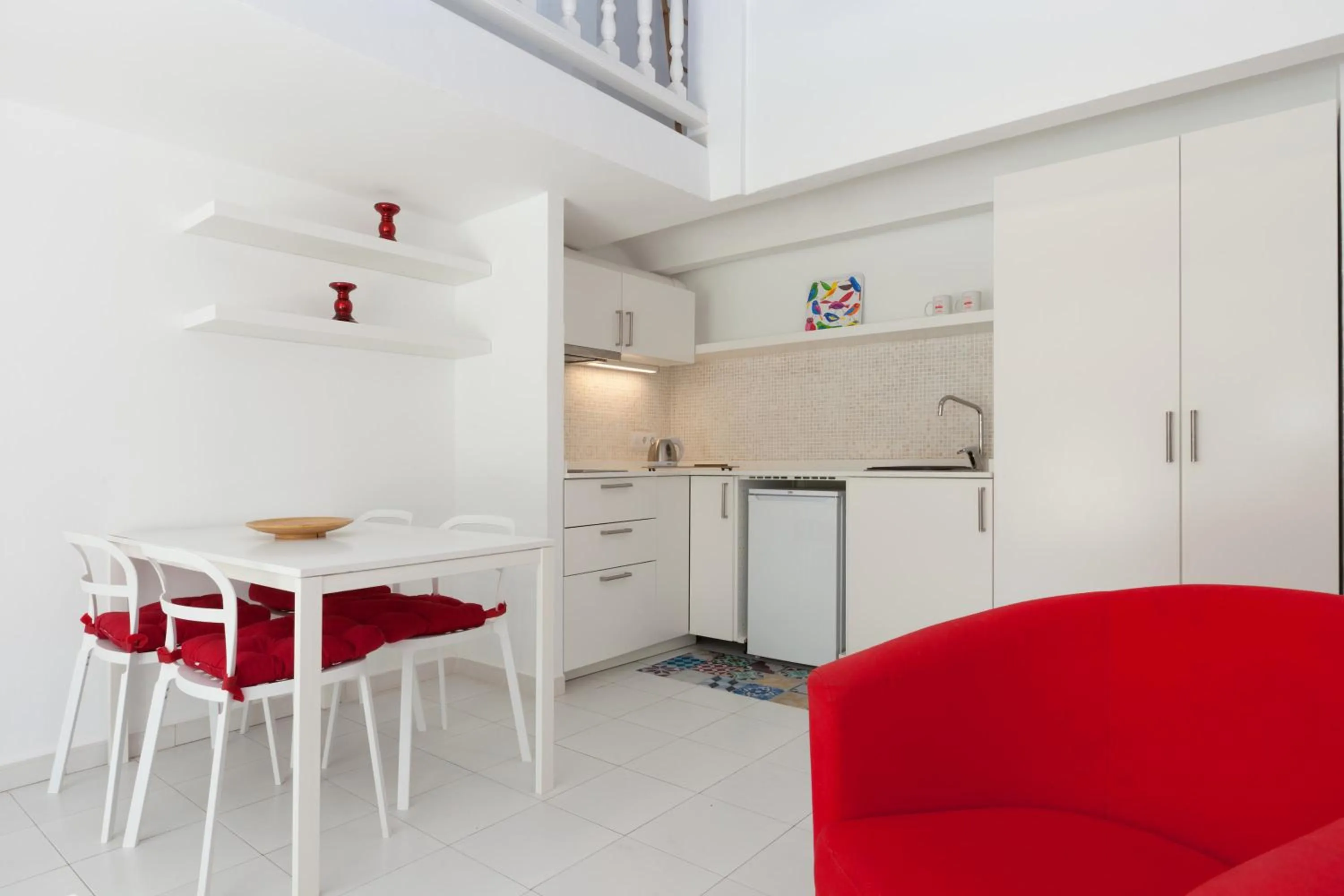 Kitchen or kitchenette in MR Hotelet de la Raconà & Apartments