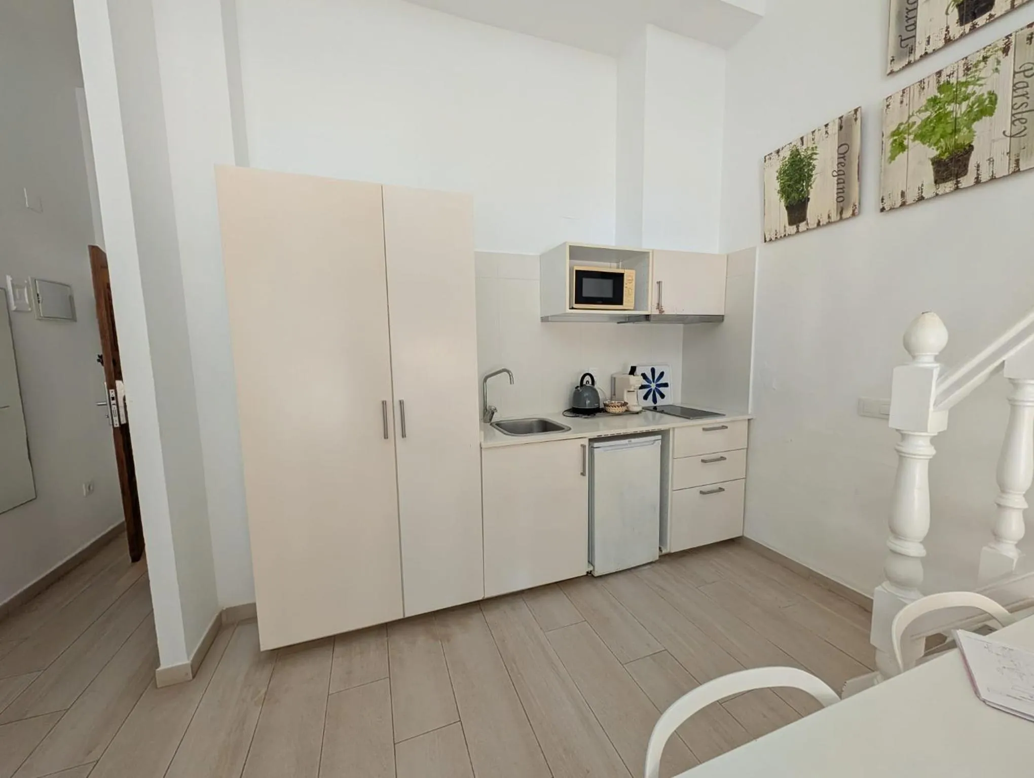 Kitchen or kitchenette in MR Hotelet de la Raconà & Apartments