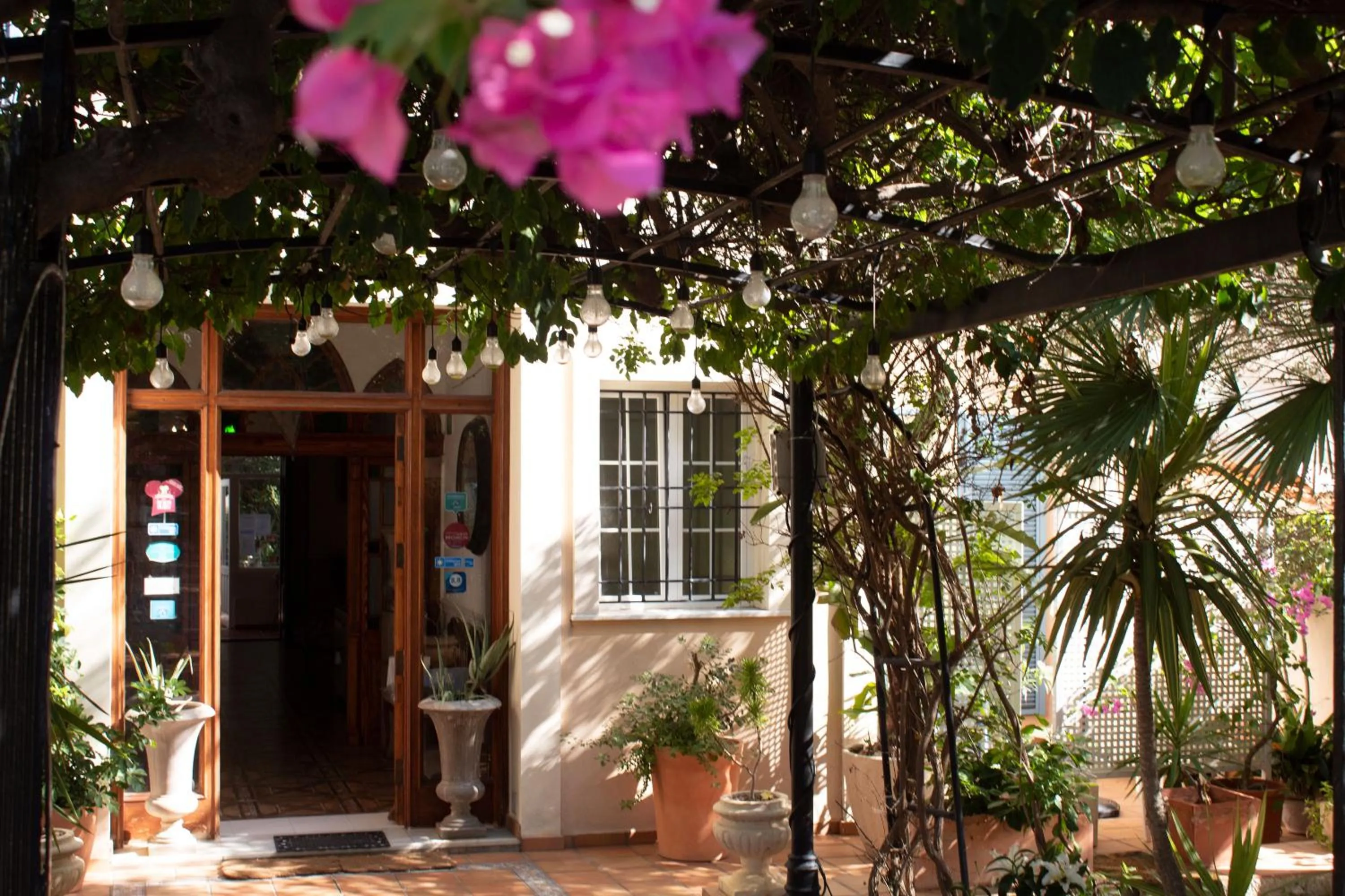 Facade/entrance in MR Hotelet de la Raconà & Apartments