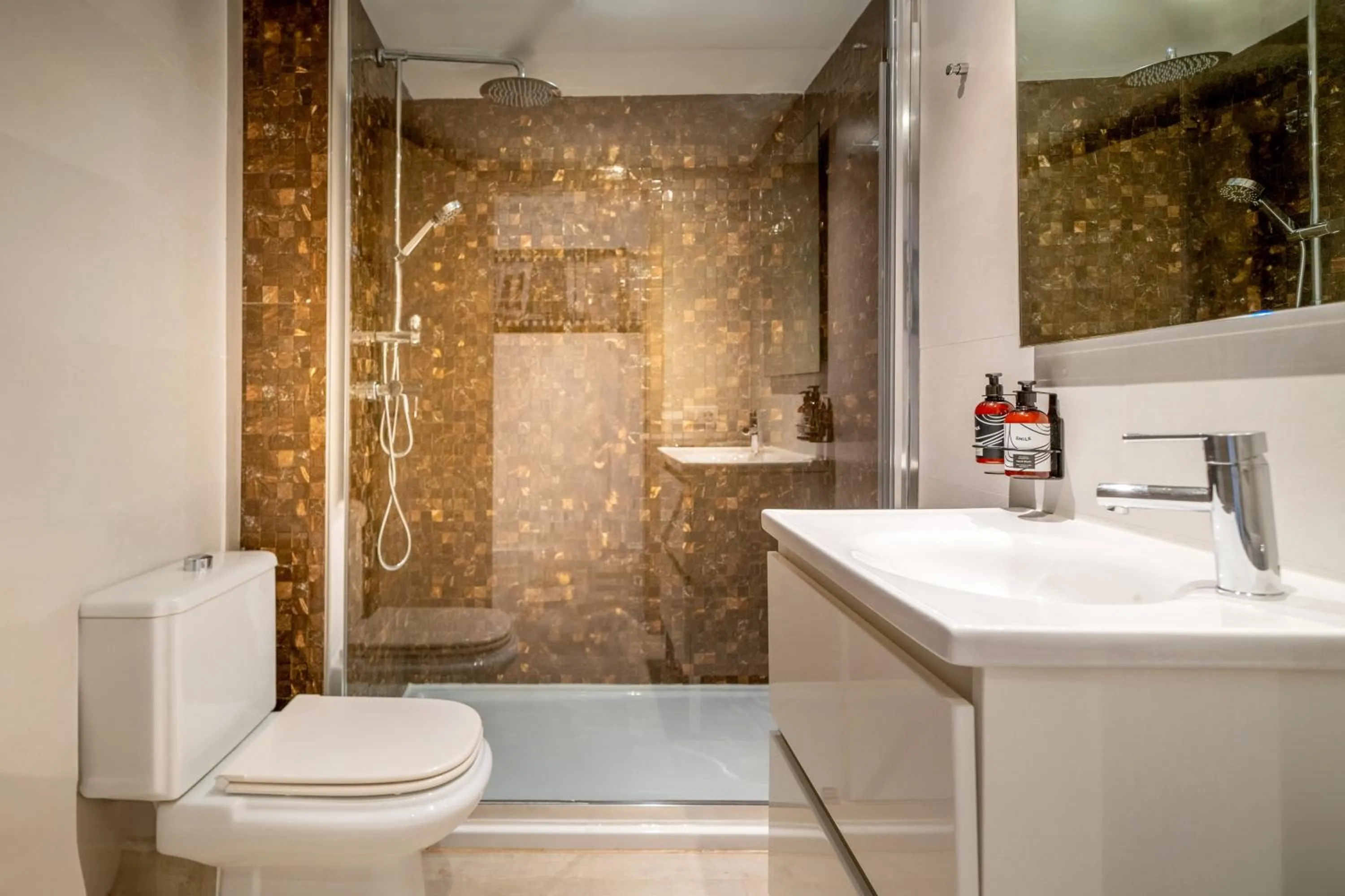 Bathroom in INNSiDE by Meliá Wave Calviá