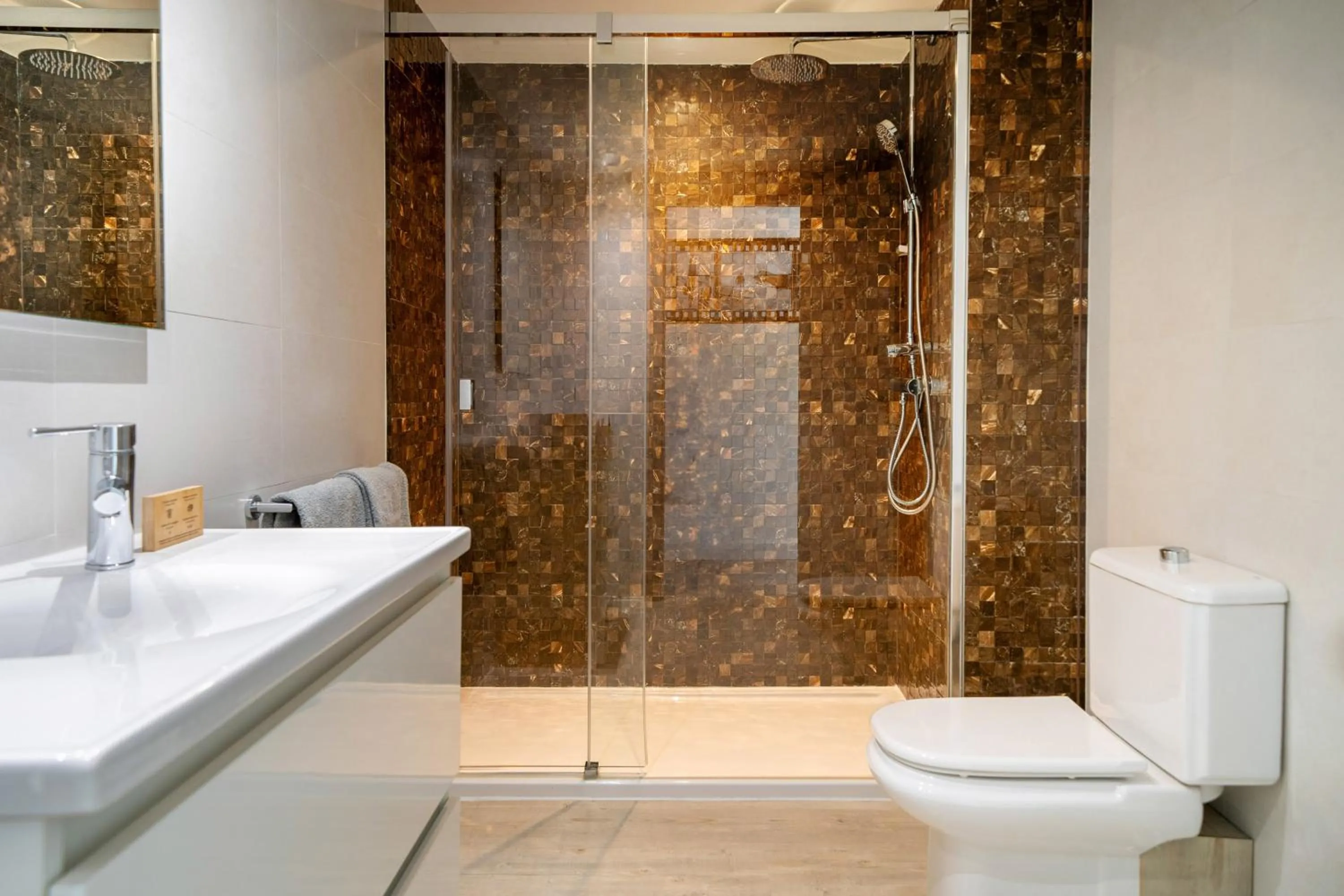 Shower in INNSiDE by Meliá Wave Calviá