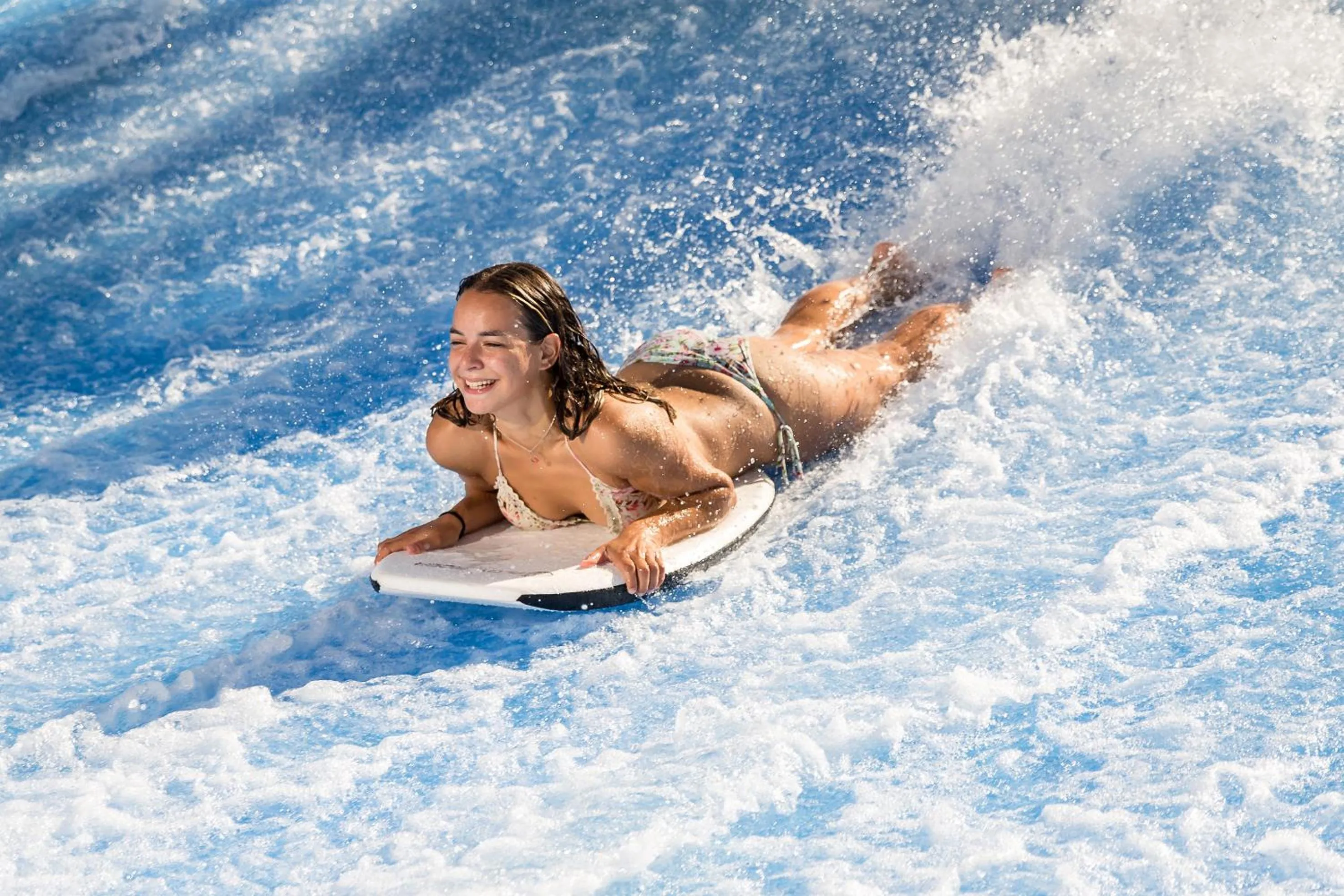 People in INNSiDE by Meliá Wave Calviá