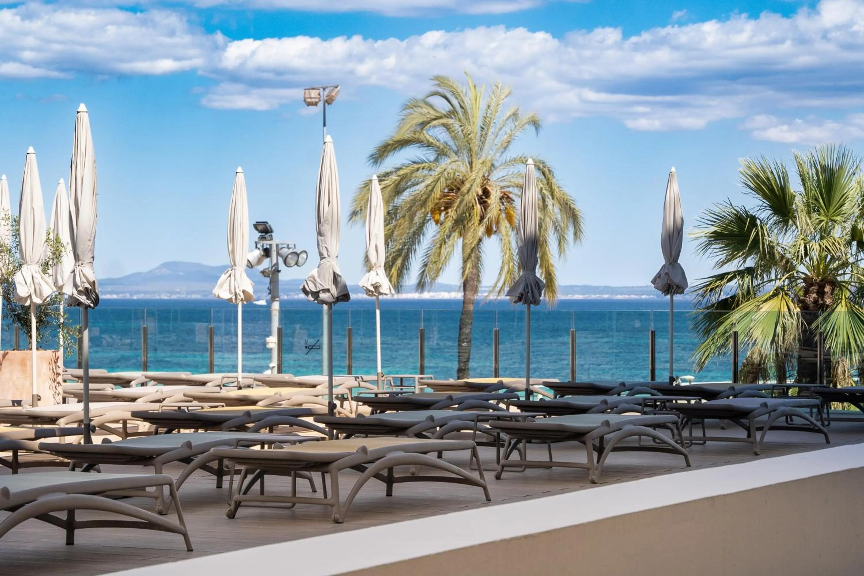 Day in INNSiDE by Meliá Wave Calviá