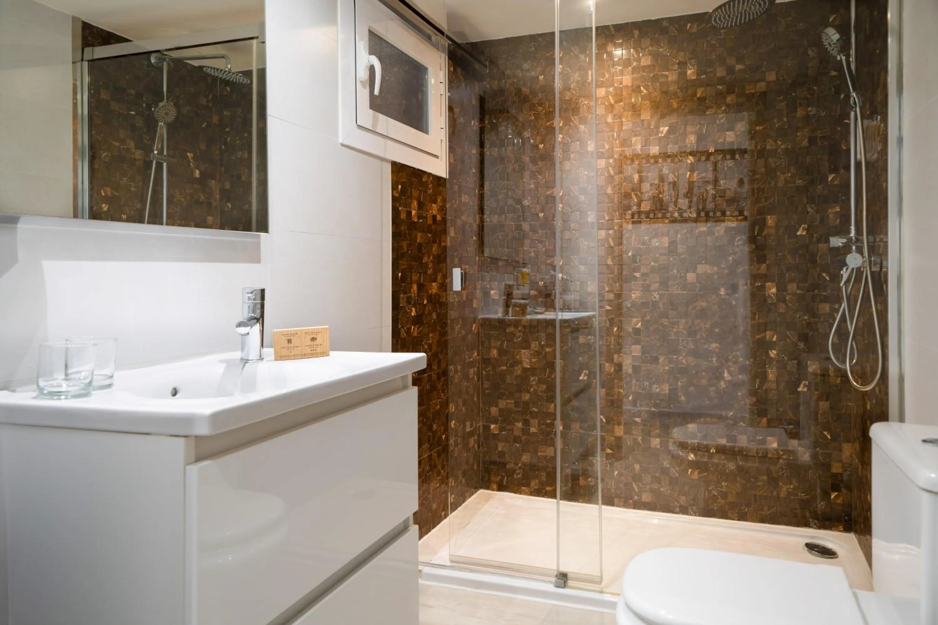 Shower in INNSiDE by Meliá Wave Calviá